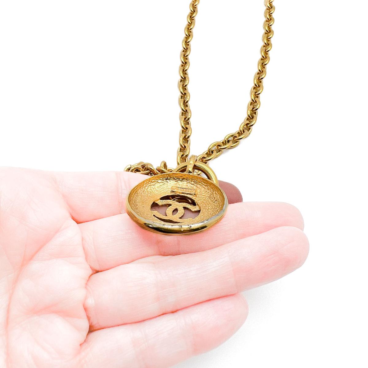 Vintage Chanel Sunburst Medallion Necklace 1980s (see condition report) For Sale 2