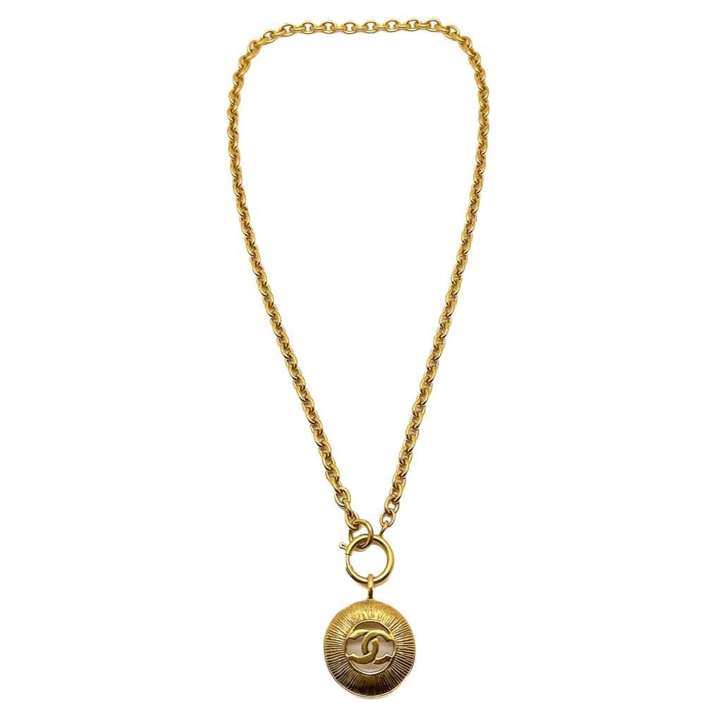 Vintage Chanel Sunburst Medallion Necklace 1980s (see condition report) For Sale