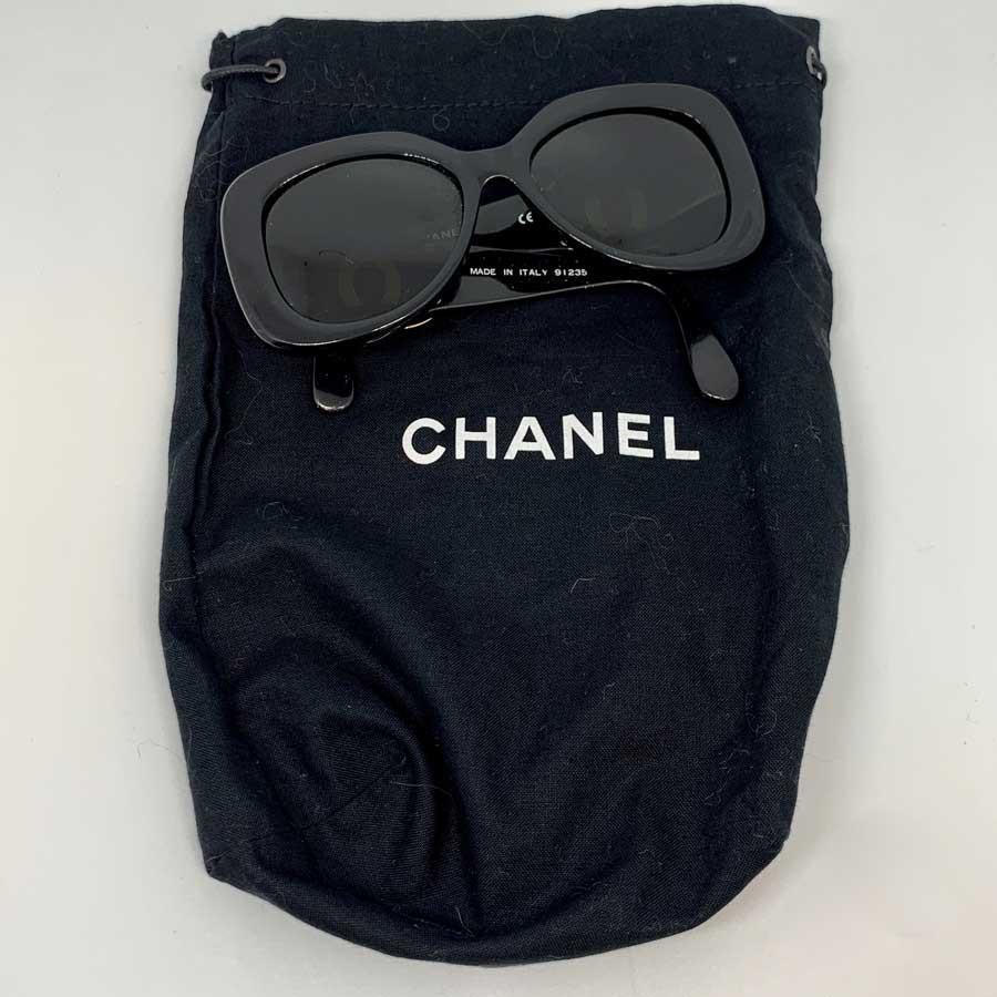 Vintage CHANEL Sunglasses CC in Gilt Metal and black acetate 5