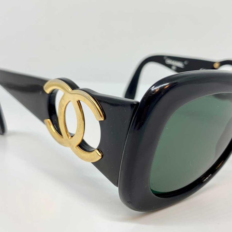Vintage CHANEL Sunglasses CC in Gilt Metal and black acetate at | chanel sunglasses big logo, gilt sunglasses, metal cc