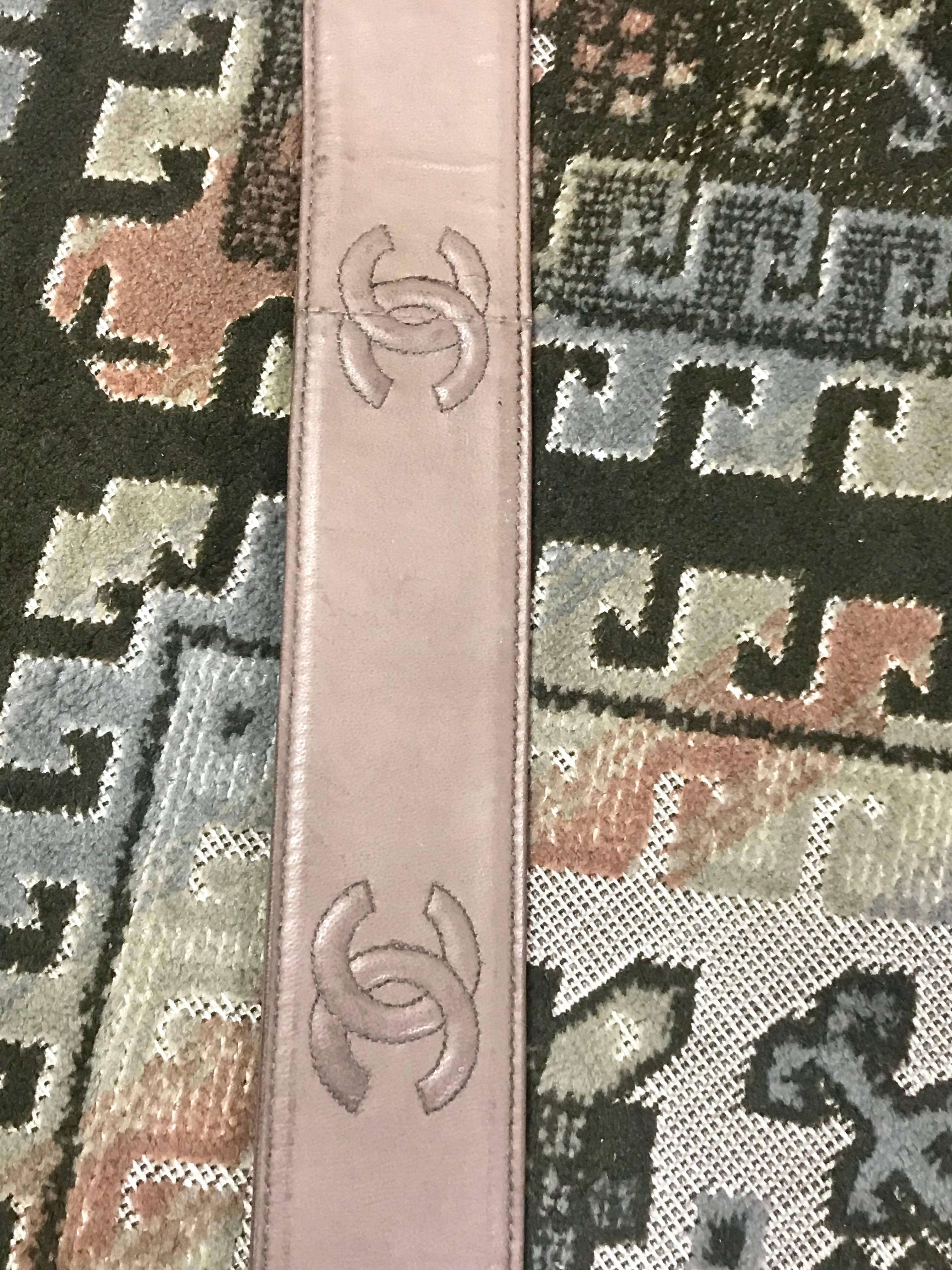 Vintage CHANEL taupe, cocoa brown color thick leather belt with chain buckle. For Sale 2
