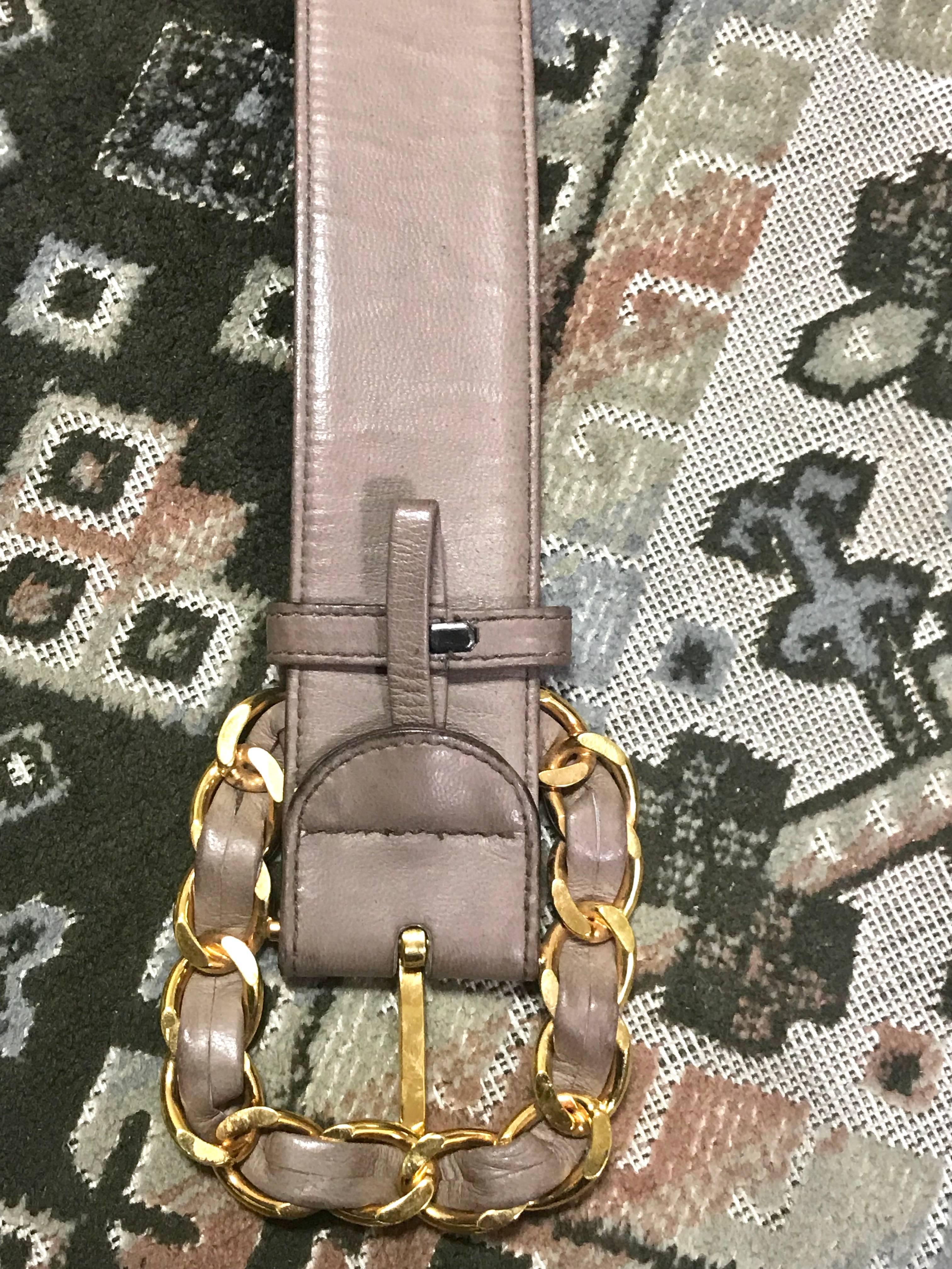 Vintage CHANEL taupe, cocoa brown color thick leather belt with chain buckle. For Sale 4