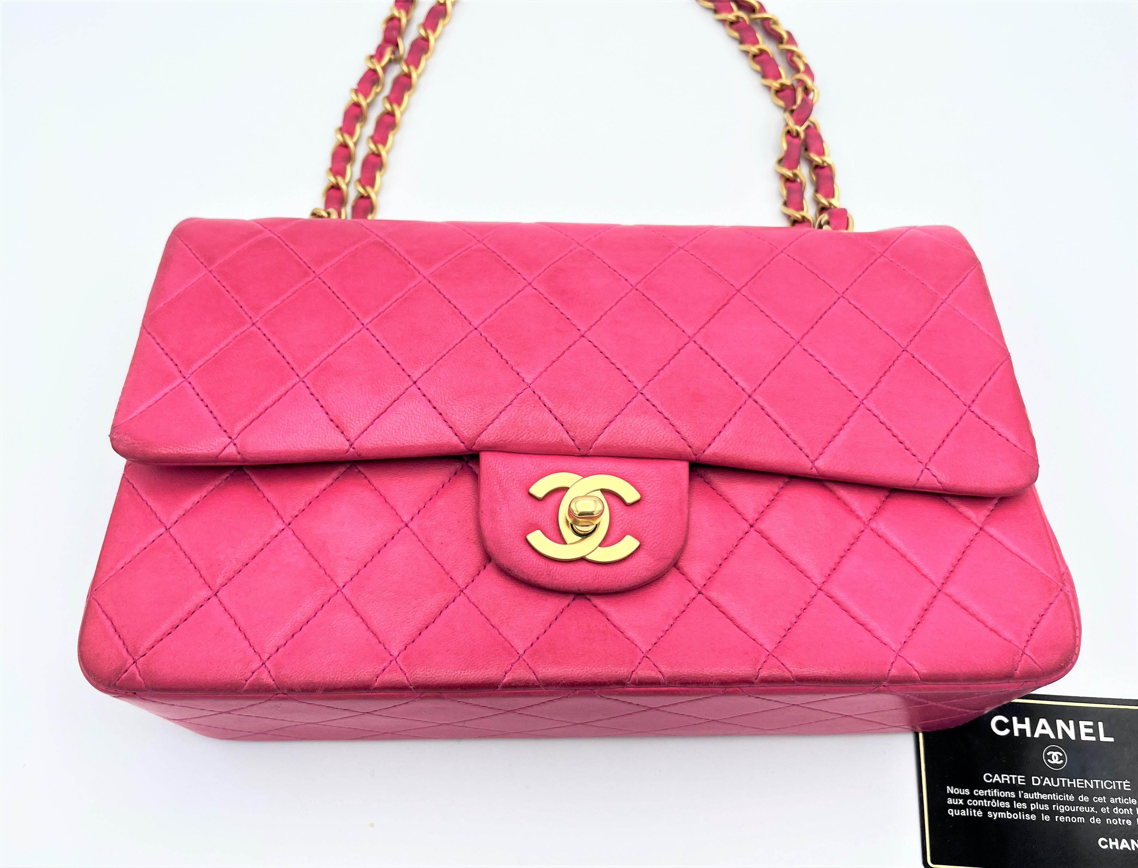 Vintage CHANEL bag, Modell 2,55 medium, double flap quilted lambskin, ID Code 6437921, great color inside also lined with leather of the same color. Great used condition with slight signs of wear. 
Measurement:  H 15 cm x L 23 cm x D 6,5 cm.