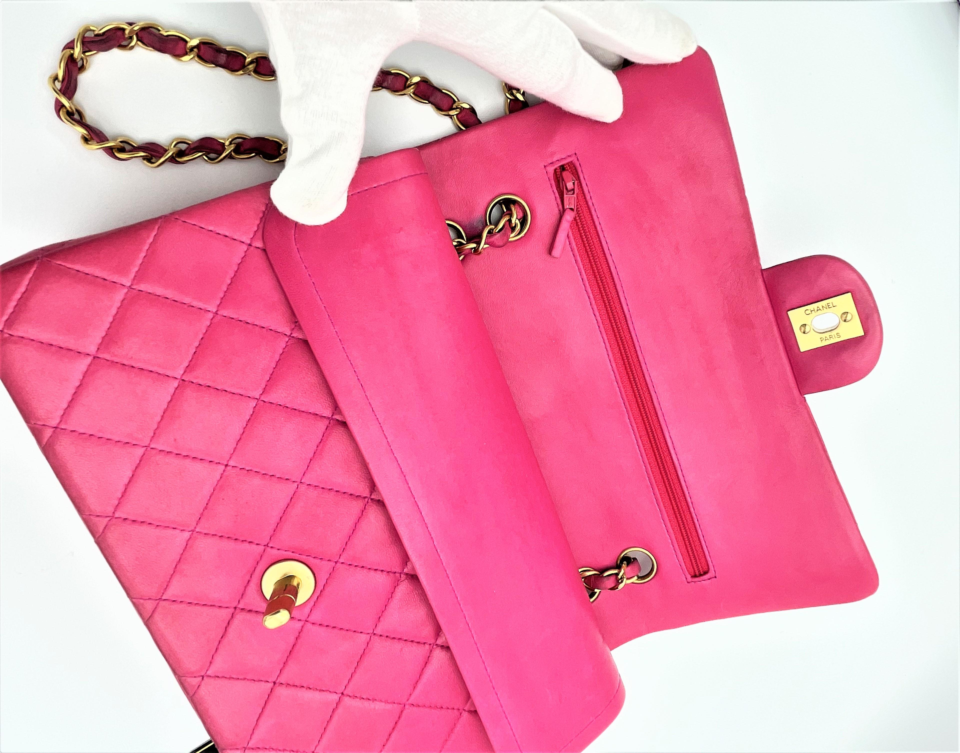 Vintage CHANEL gesteppte Vintage-Doppelklappentasche, Lammfellleder, mittelgroß in Rosa, 1995 1