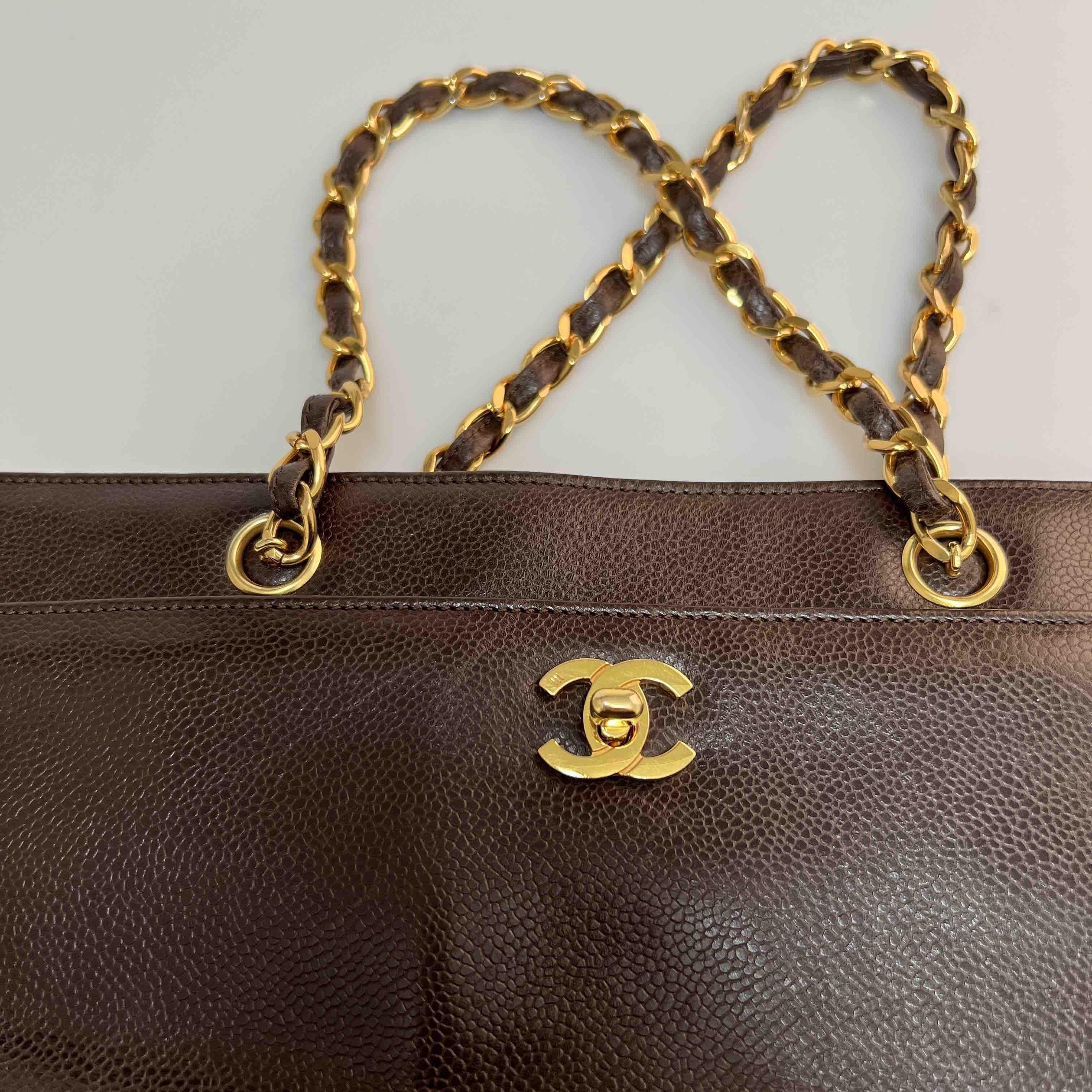 Vintage CHANEL Tote Bag in Brown Grained Leather 1