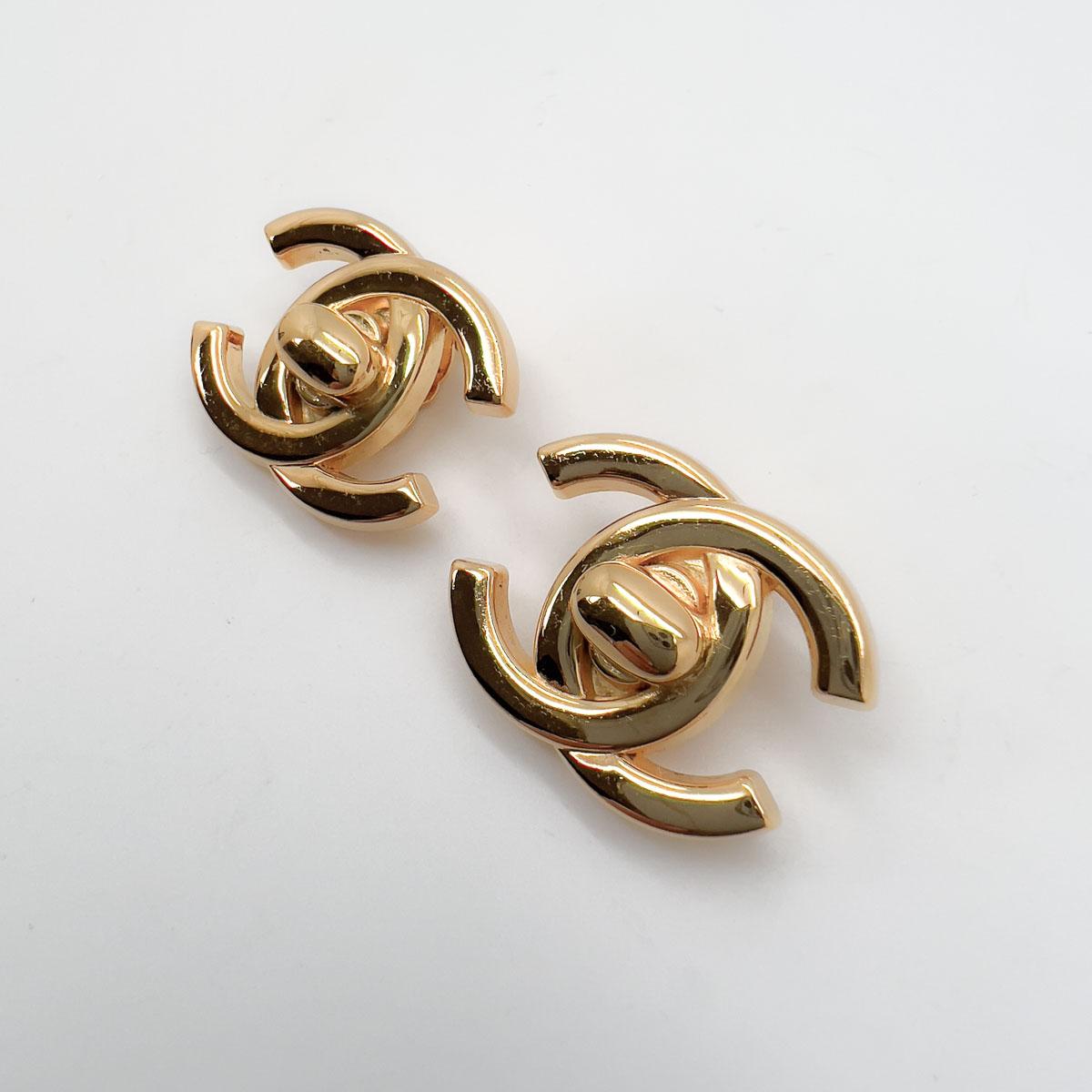 Vintage Chanel Turnlock Logo Earrings 1997 In Good Condition For Sale In Wilmslow, GB