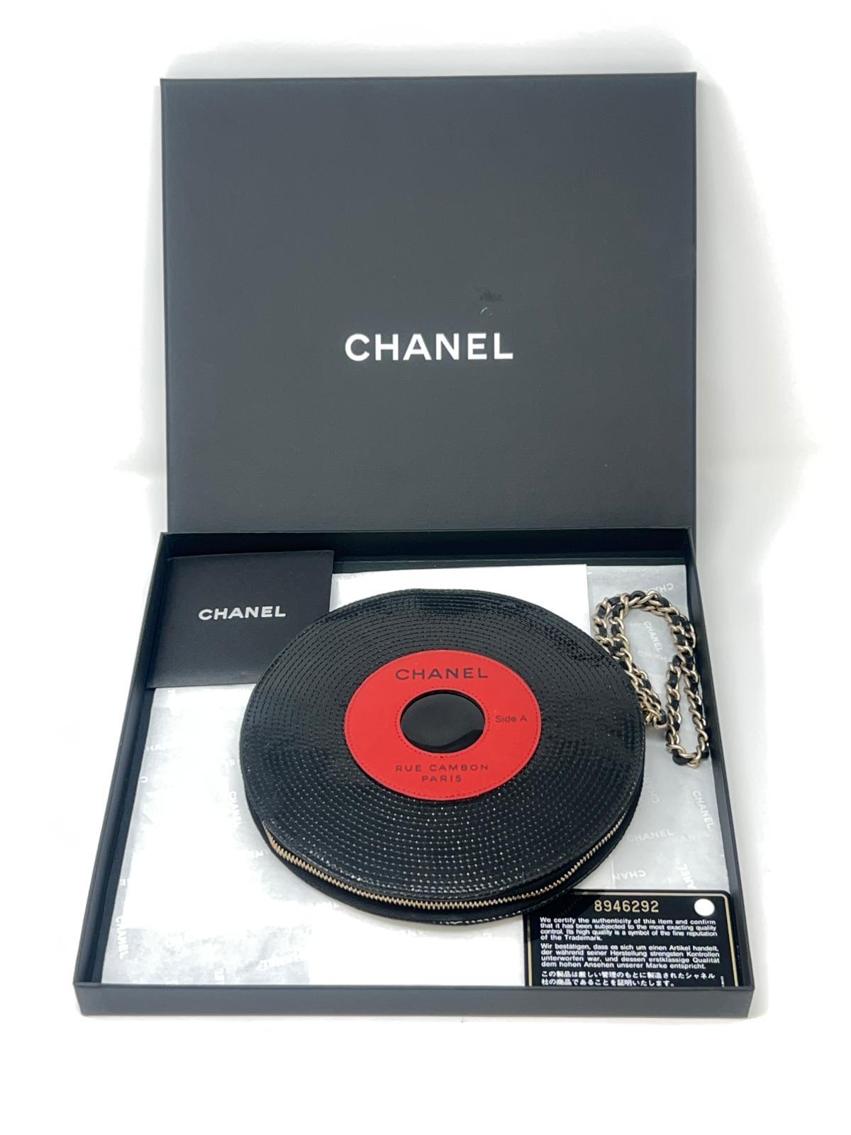 Vintage Chanel Vinyl Record Wristlet Gold Hardware Spring / Summer 2004 For Sale 3