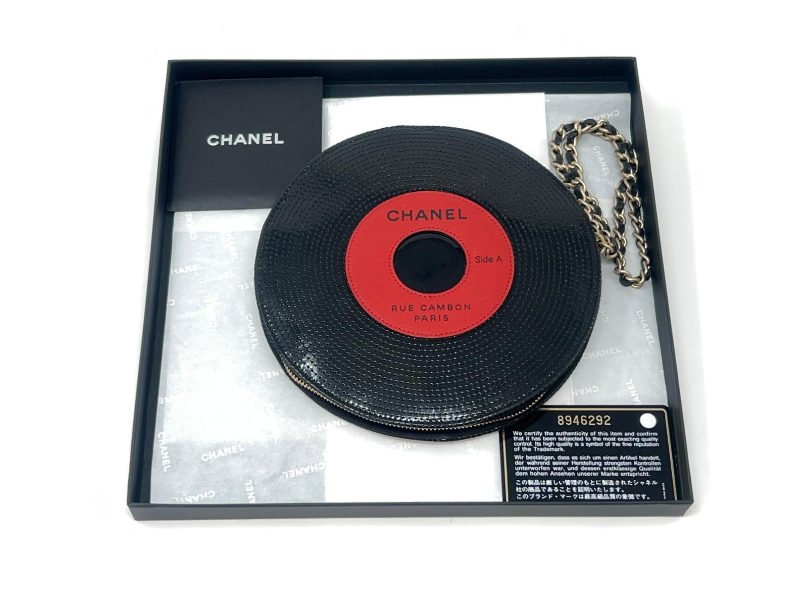 Vintage Chanel Vinyl Record Wristlet Gold Hardware Spring / Summer 2004 For Sale 5