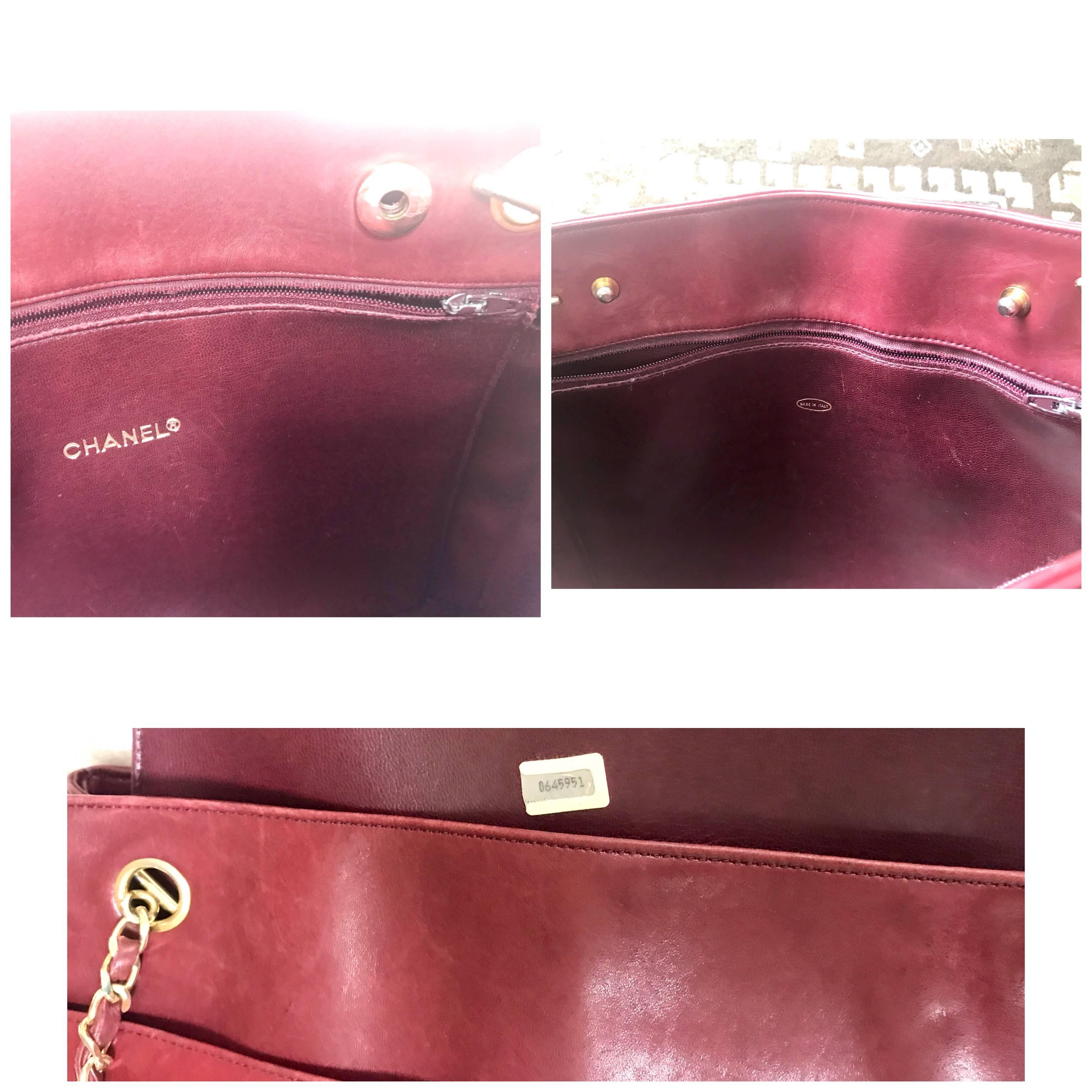 Chanel Vintage wine leather tote bag with gold chain handles and CC motif charm For Sale 1