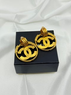 Vintage Chanel XL CC Gold Hoop Clip On Ohrringe