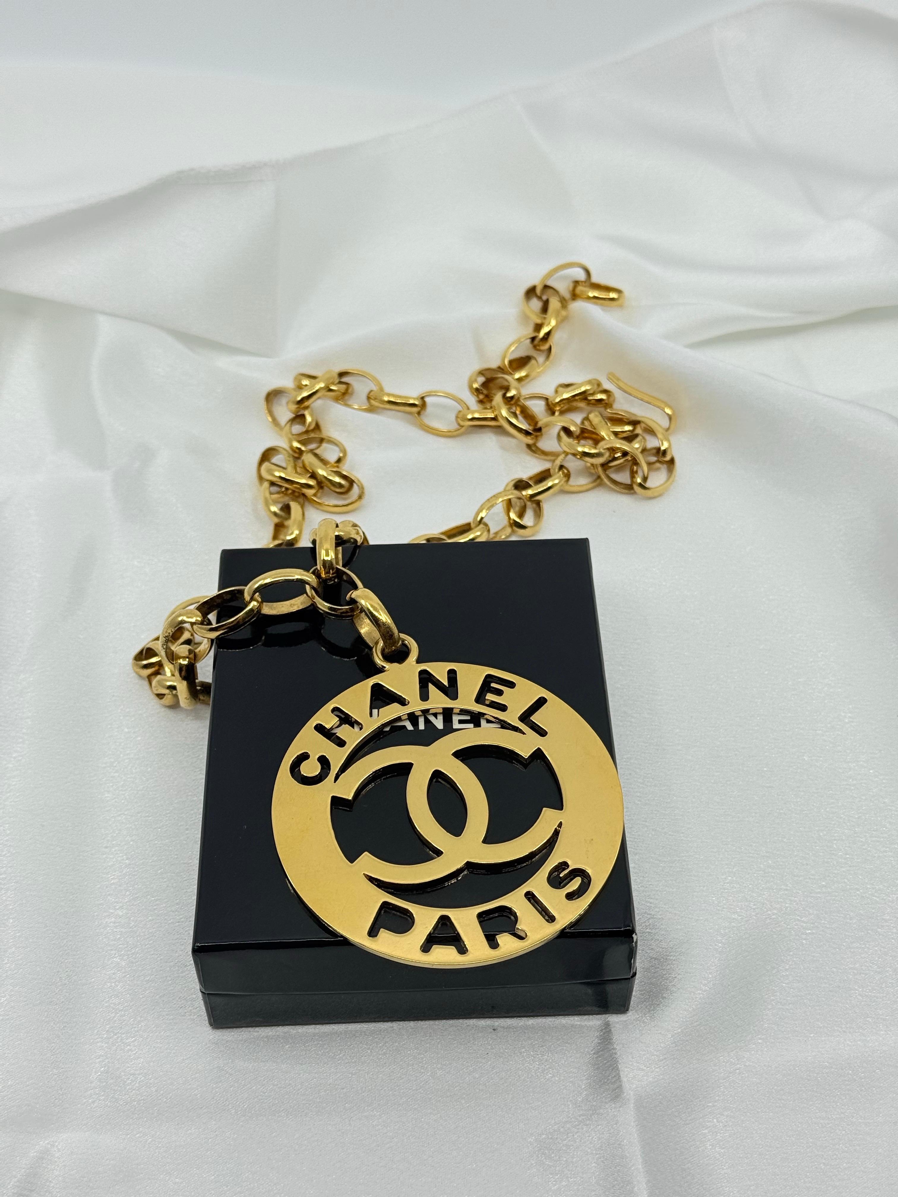 Vintage CHANEL XL Gold CC Paris Medallion Pendant Chain Necklace