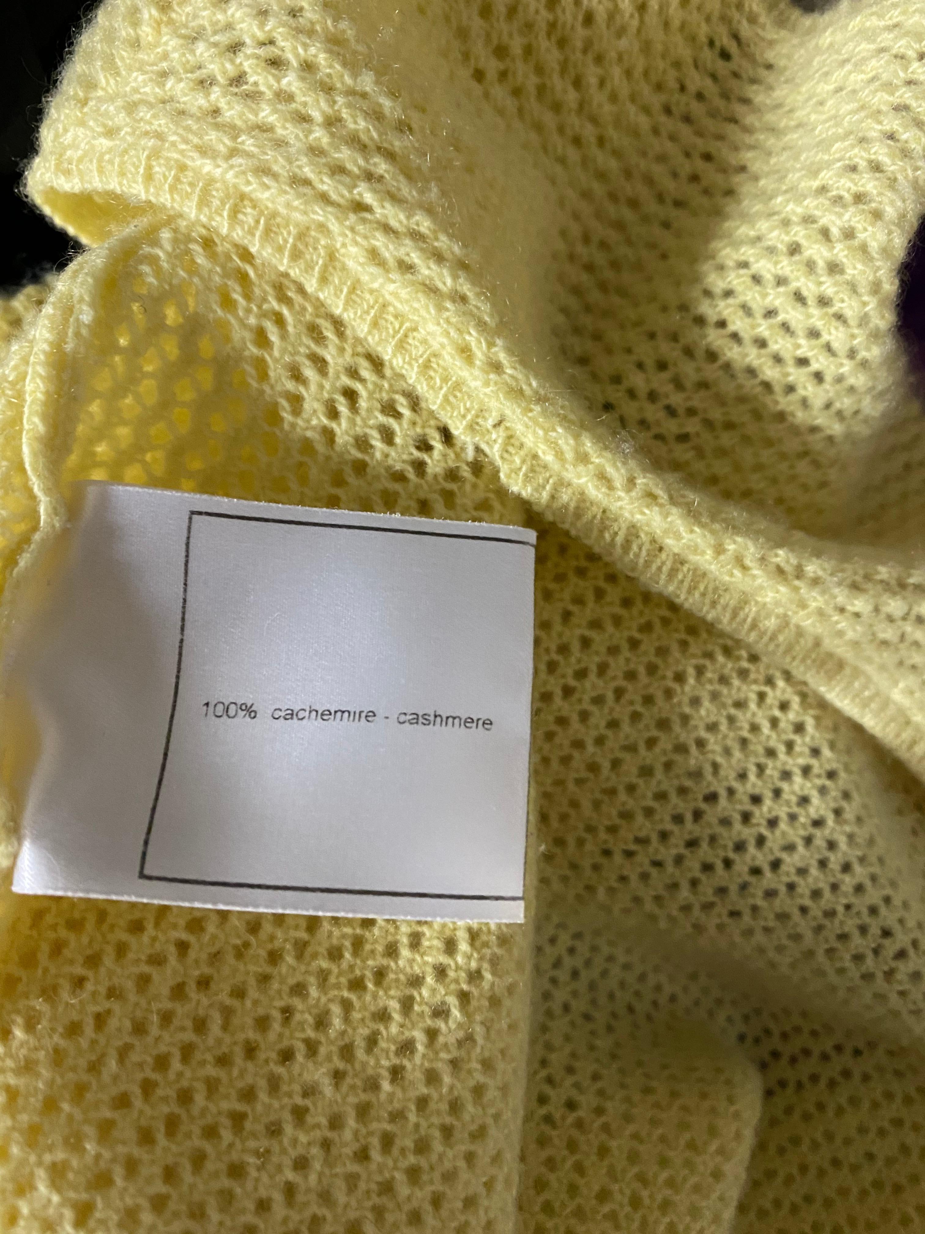 Vintage CHANEL Yellow Cashmere Knit Top, Size 42 For Sale 2
