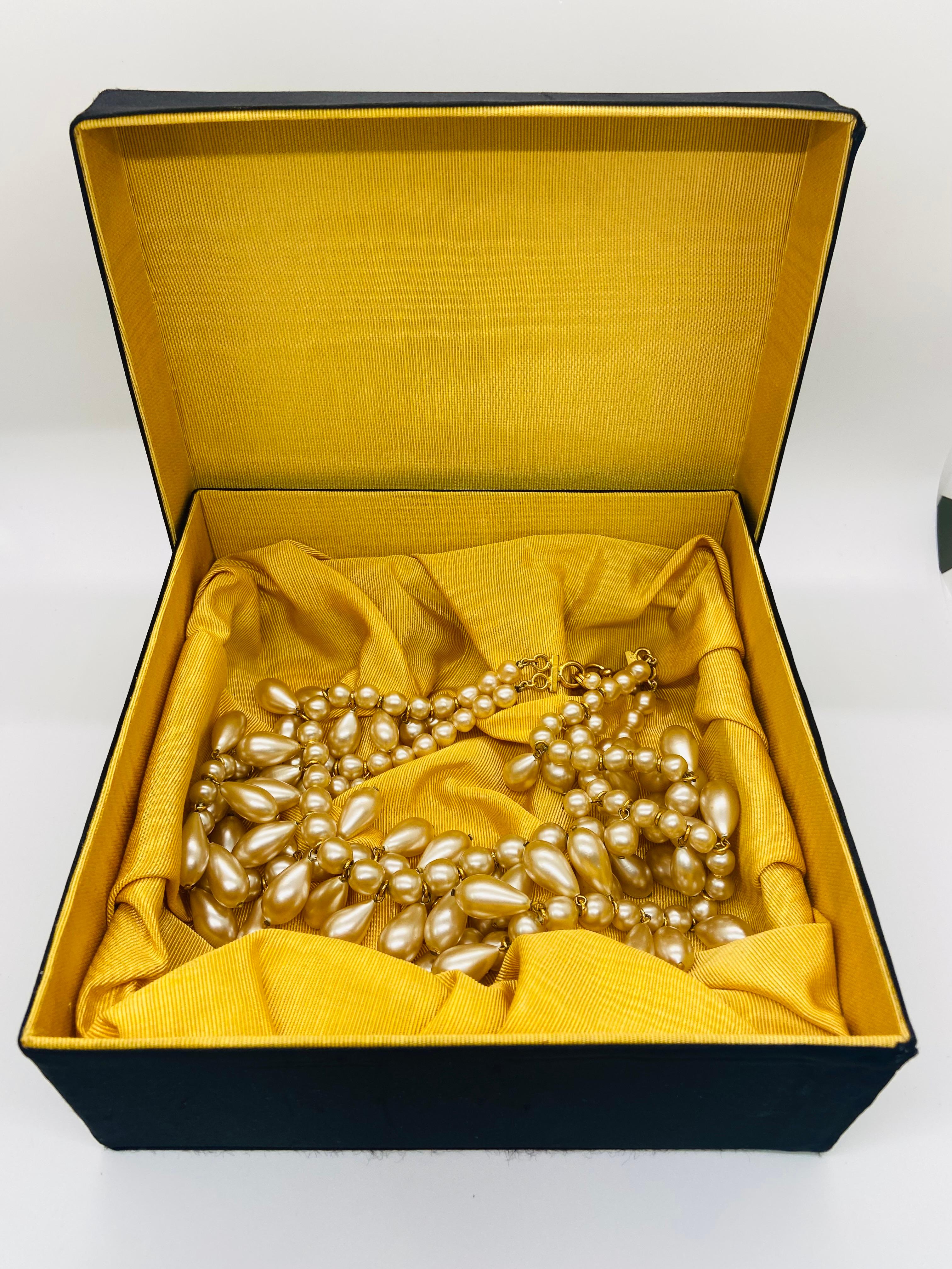 Vintage Chanel Faux Perle Multi-Strand-Halskette (20. Jahrhundert) im Angebot