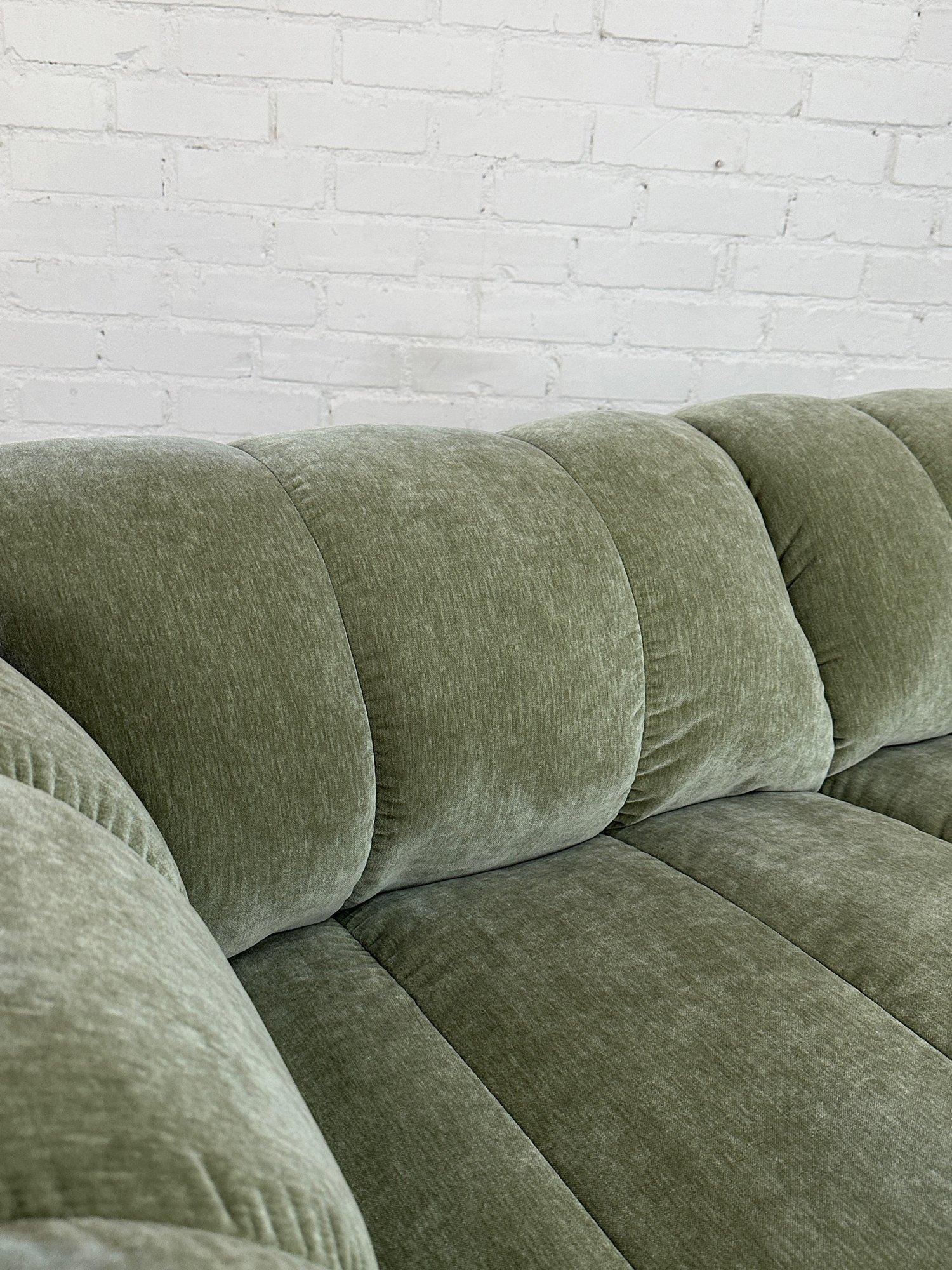 Mid-Century Modern Sofa touffeté canapé cannelé vintage en vente