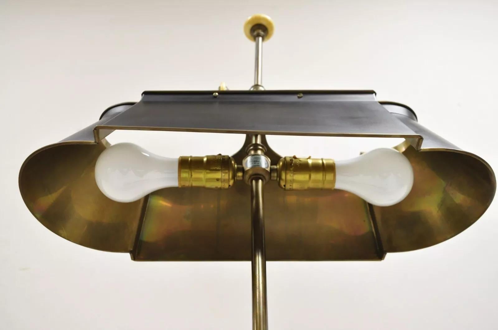 Vintage Chapman 1972 Bouillotte Messing-Schreibtisch-Tischlampe aus Messing mit schwarzem Zinn-Metallschirm (20. Jahrhundert) im Angebot