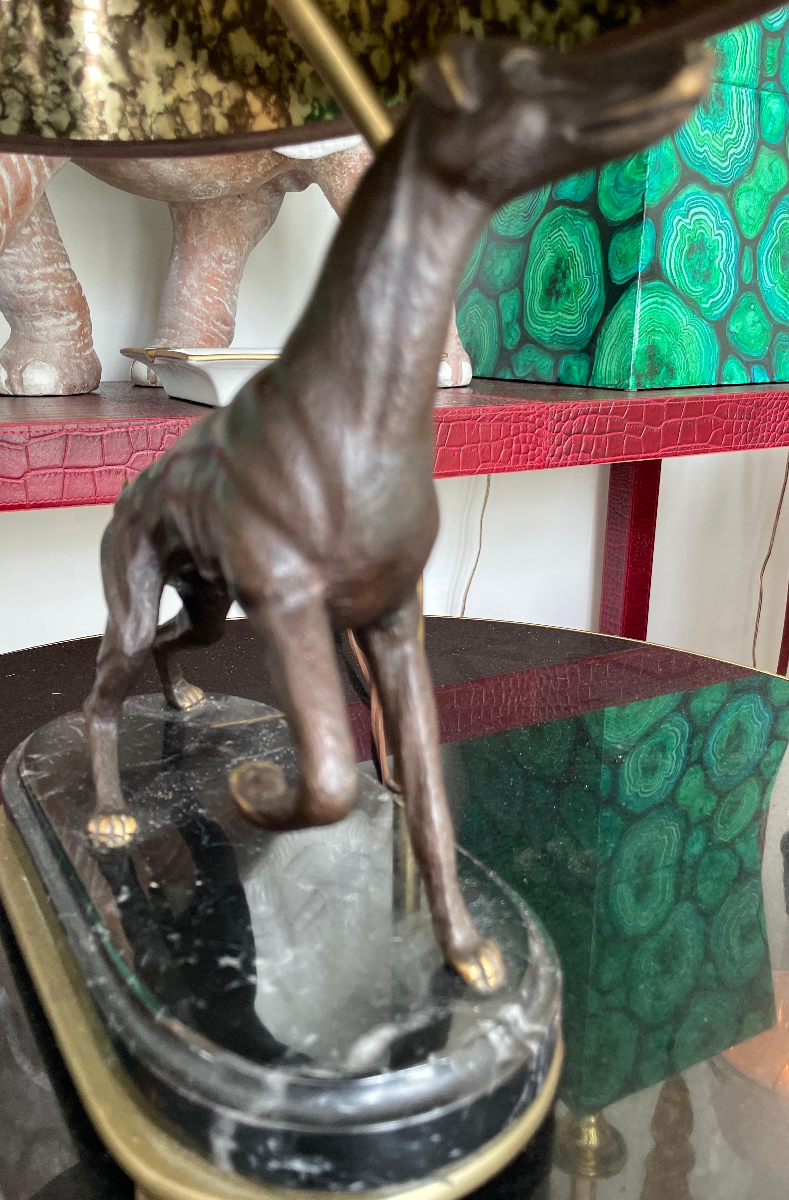 Américain Lampe Vintage Chapman Bronze Whippet en vente