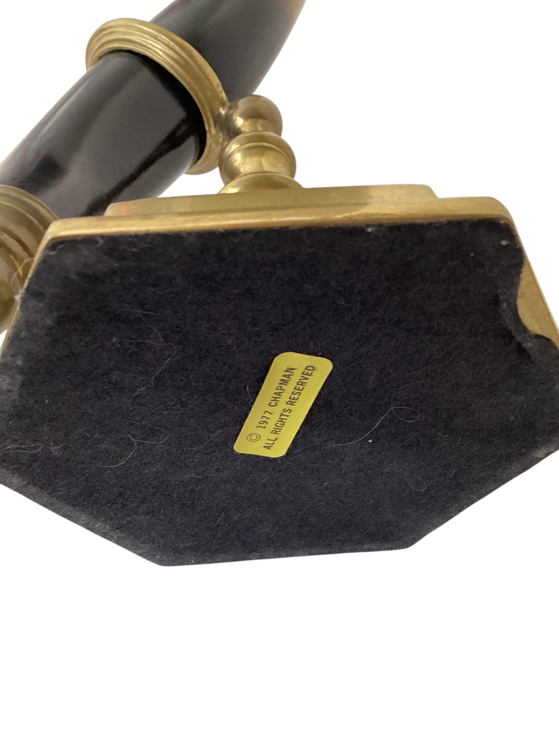 Lámpara vintage Chapman de cuerno de imitación y latón Moderno de mediados de siglo en venta