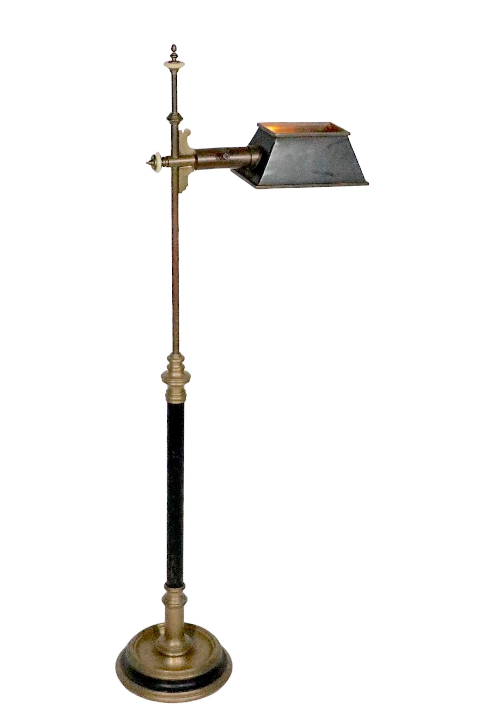American Vintage Chapman Floor Lamp of Black and Brass circa 1980 For Sale