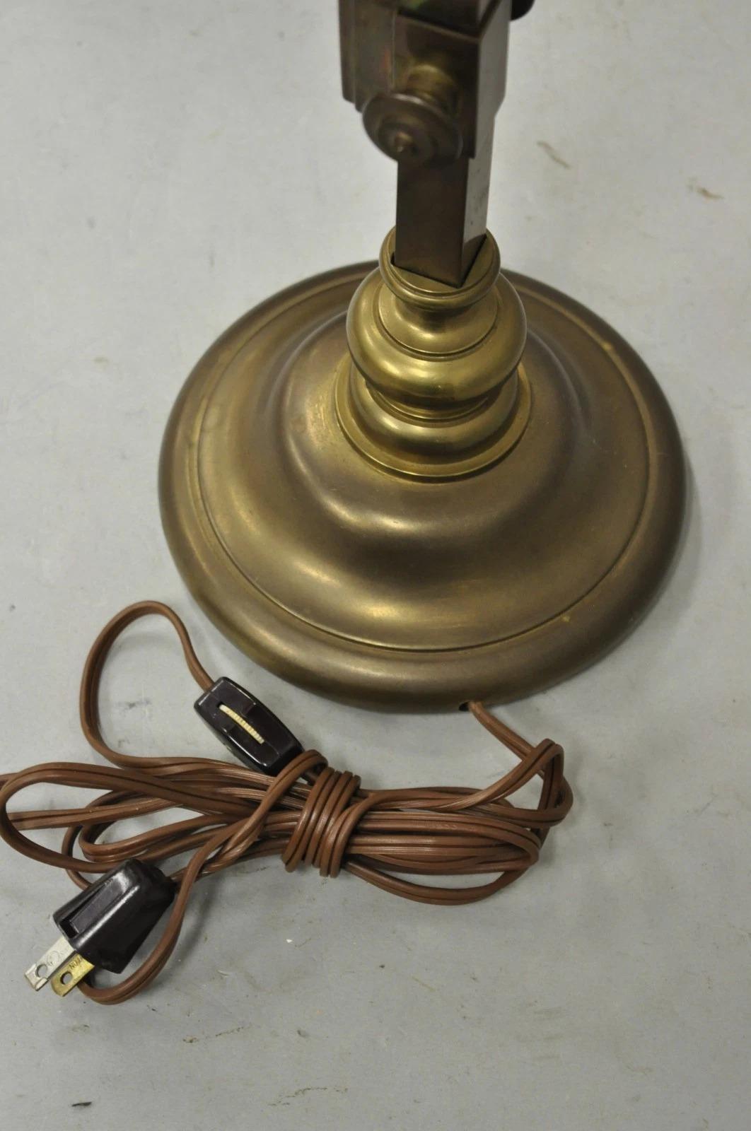 Vintage Chapman Französisch Land patiniert Messing Branch Kerzenständer Schreibtischlampe im Angebot 4