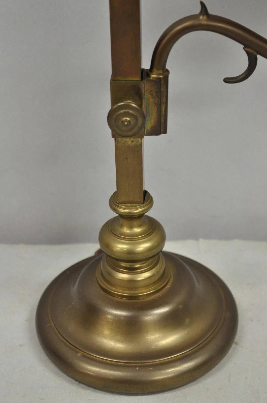 Vintage Chapman Französisch Land patiniert Messing Branch Kerzenständer Schreibtischlampe im Zustand „Gut“ im Angebot in Philadelphia, PA