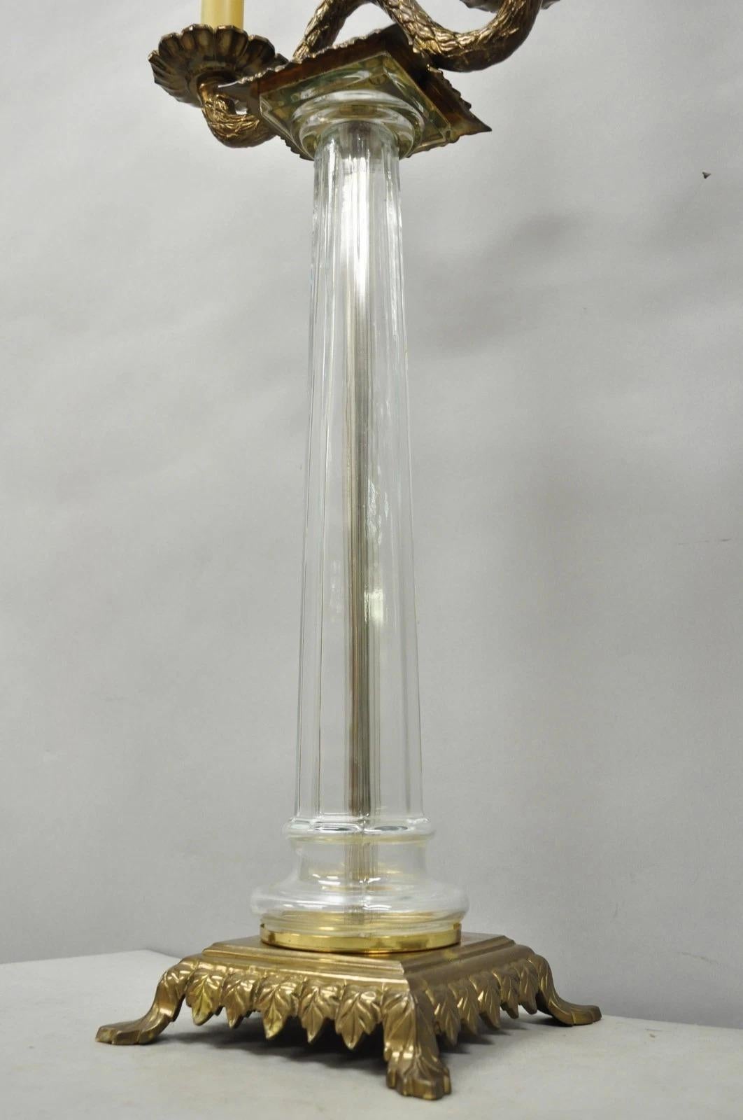 Vintage Chapman Französisch Empire Glas Säule Messing Kandelaber Tischlampen - ein Paar (Unbekannt) im Angebot