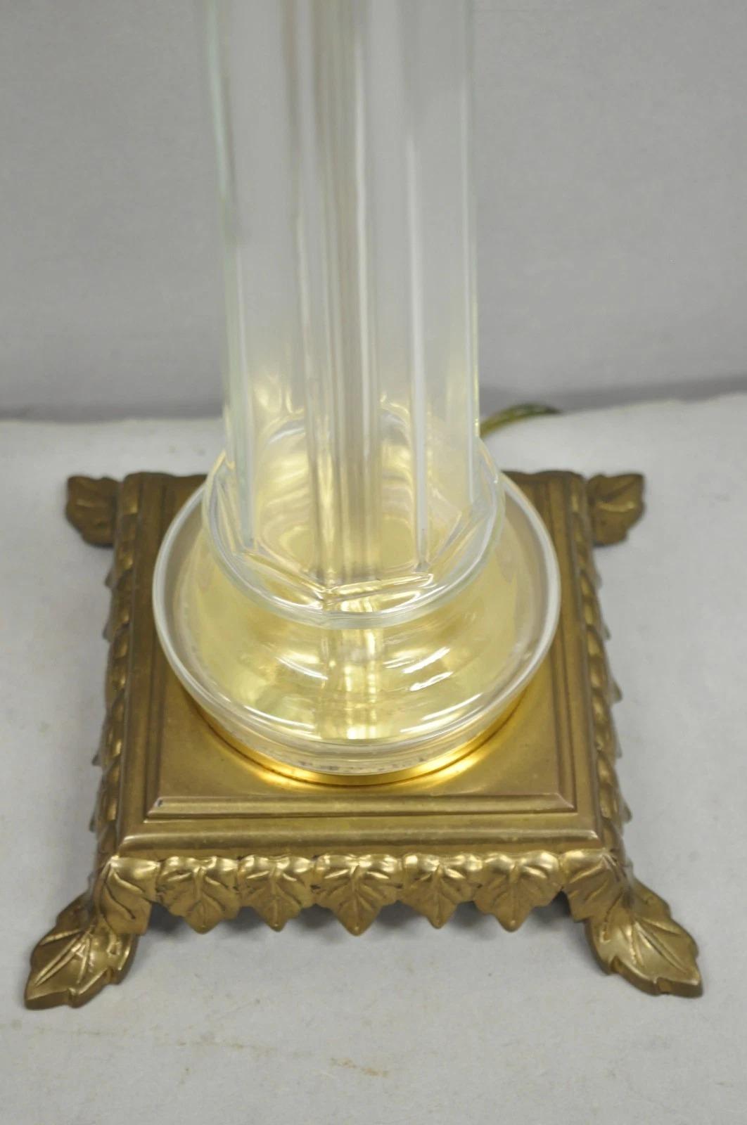 Vintage Chapman Französisch Empire Glas Säule Messing Kandelaber Tischlampen - ein Paar im Angebot 2