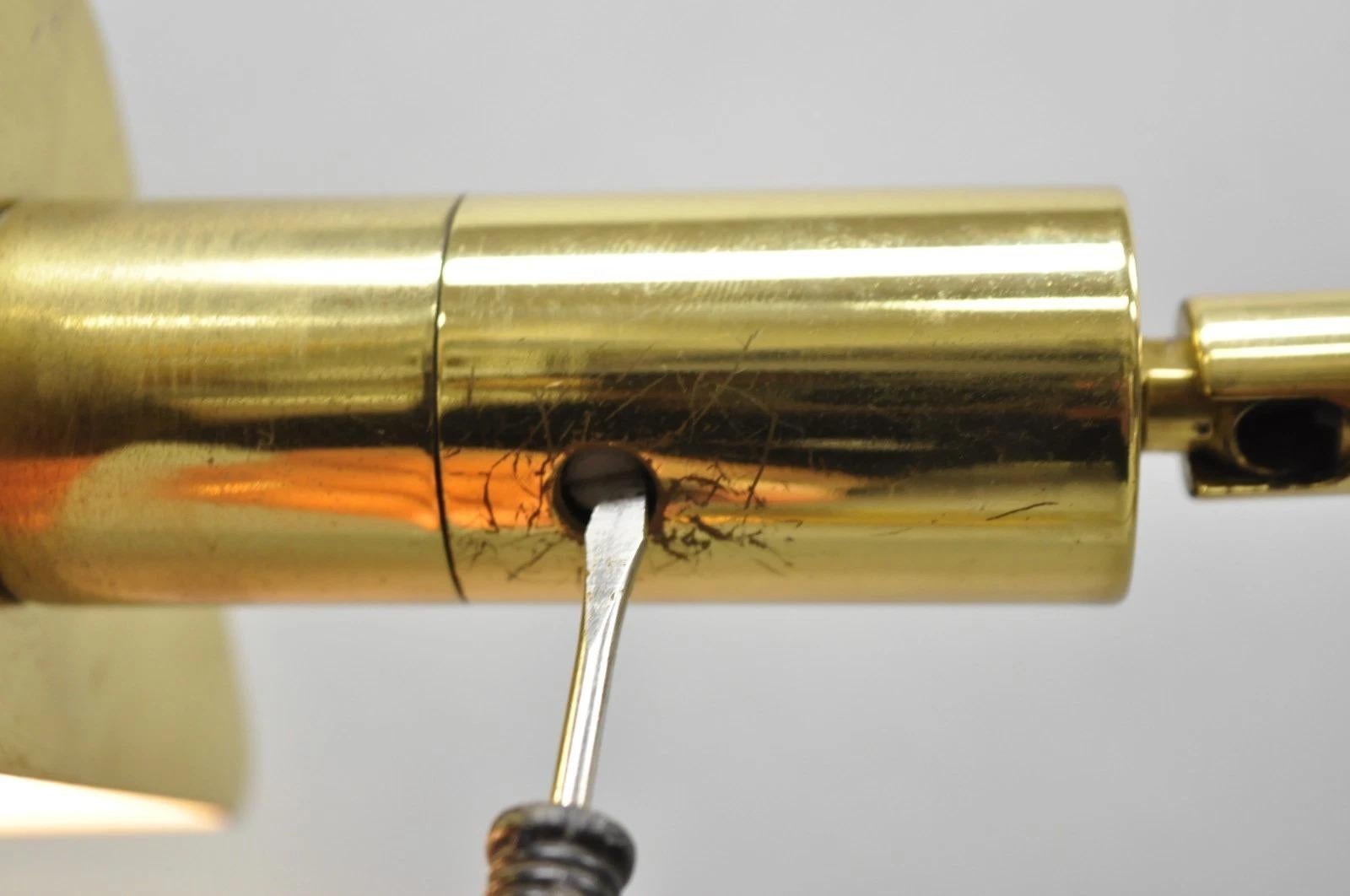 Vintage Chapman Lámpara de pie de farmacia de lectura de latón regulable, moderna de mediados de siglo en venta 4