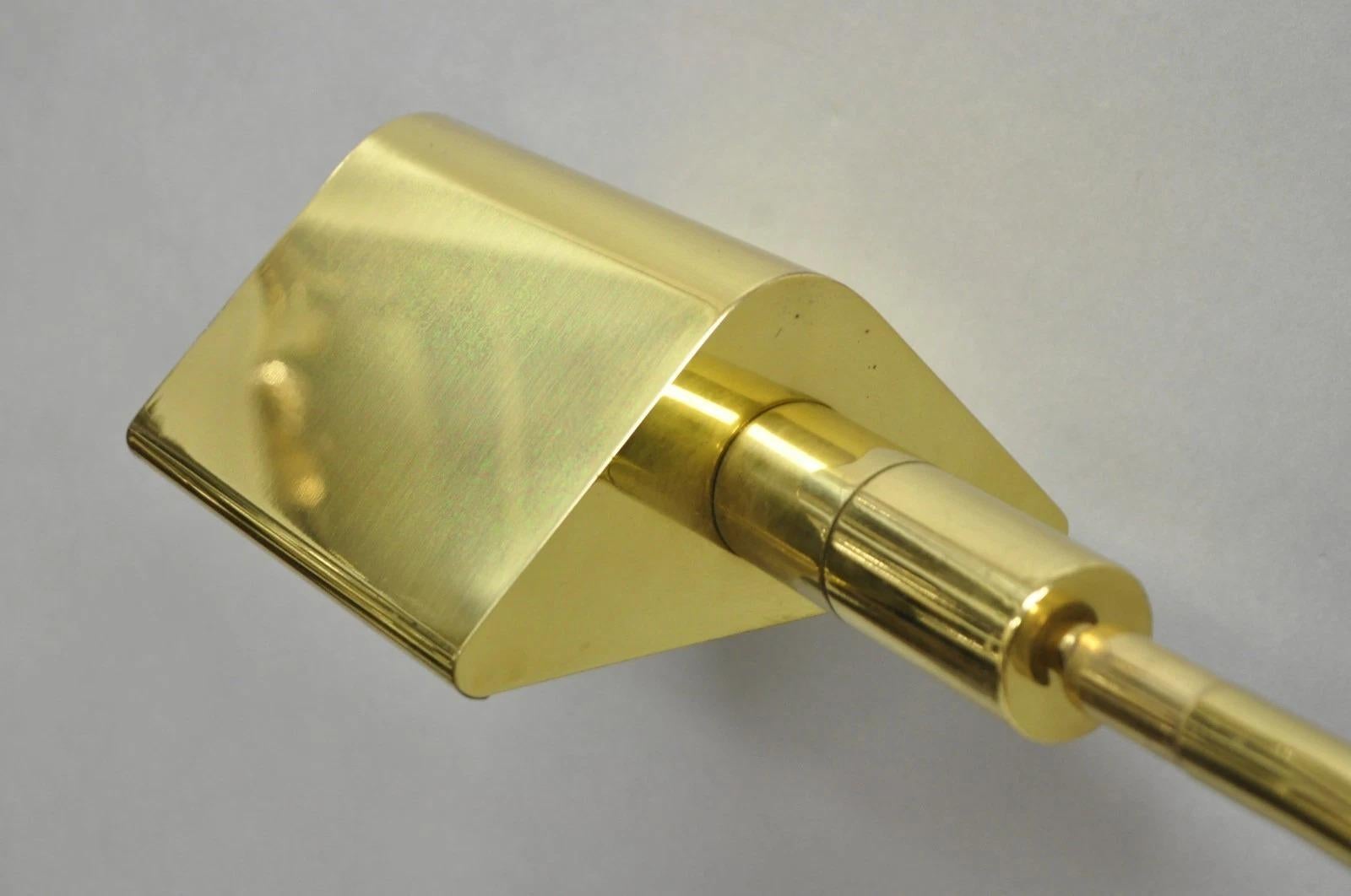 Vintage Chapman Lámpara de pie de farmacia de lectura de latón regulable, moderna de mediados de siglo siglo XX en venta