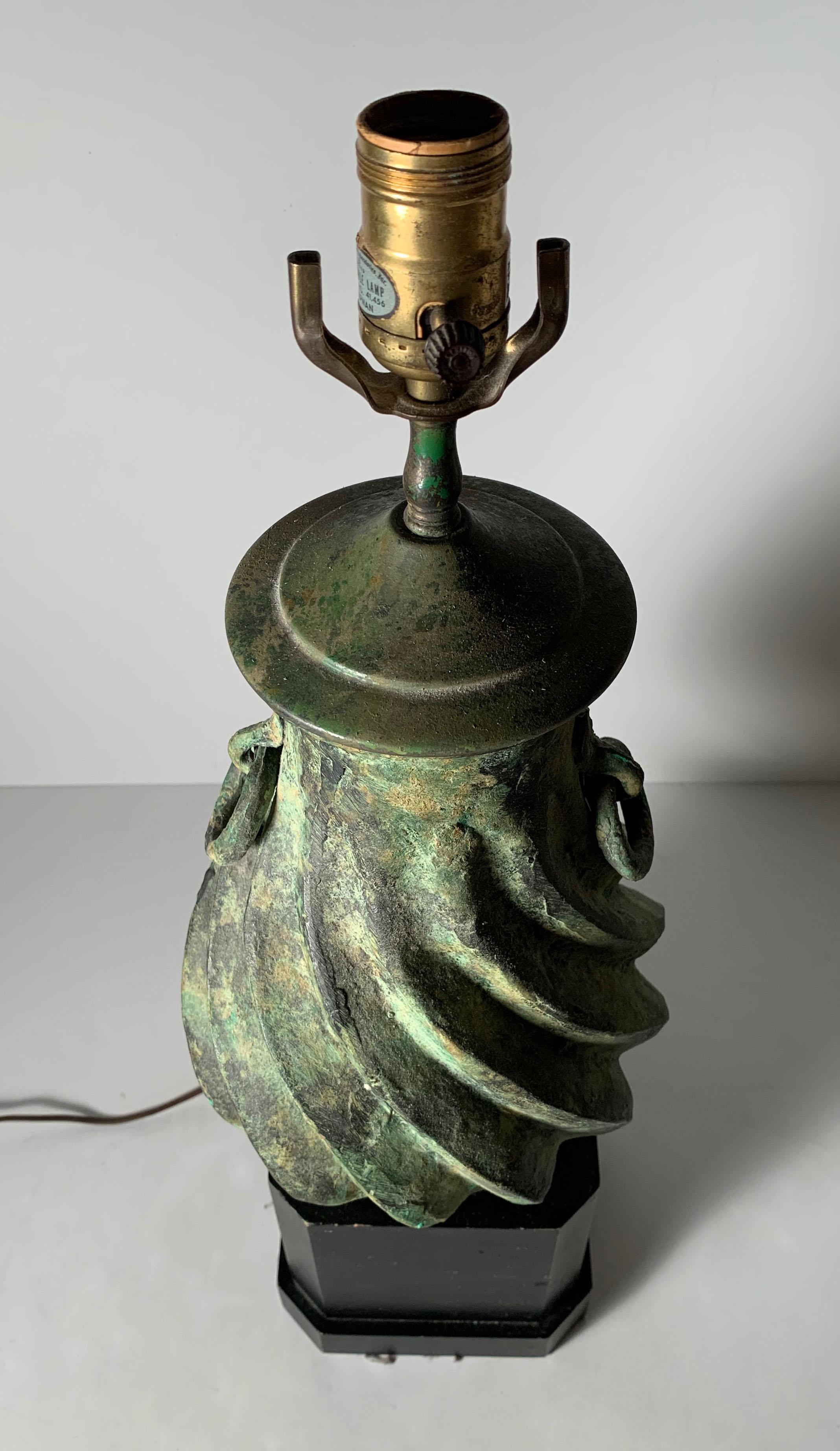 Vintage Chapman Oriental Bronze Urn Table Lamp In Good Condition In Chicago, IL