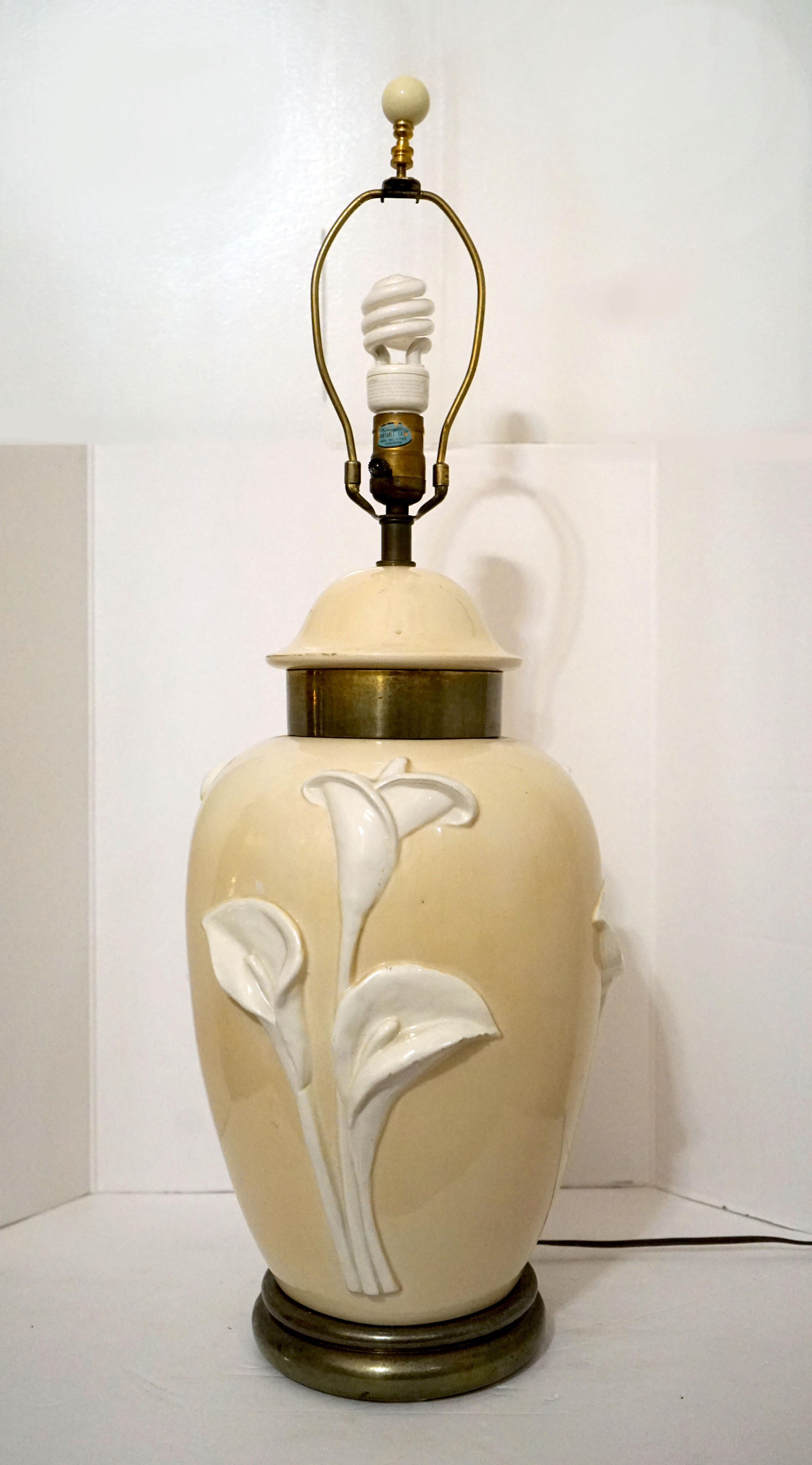 American Vintage Chapman Porcelain Cream-Tan Porcelain Table Lamp with Sculpted Lillies For Sale