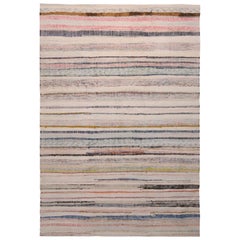 Chaput gestreifter rosa und blauer mehrfarbiger Woll-Kelim-Teppich von Teppich & Kelim von Teppich