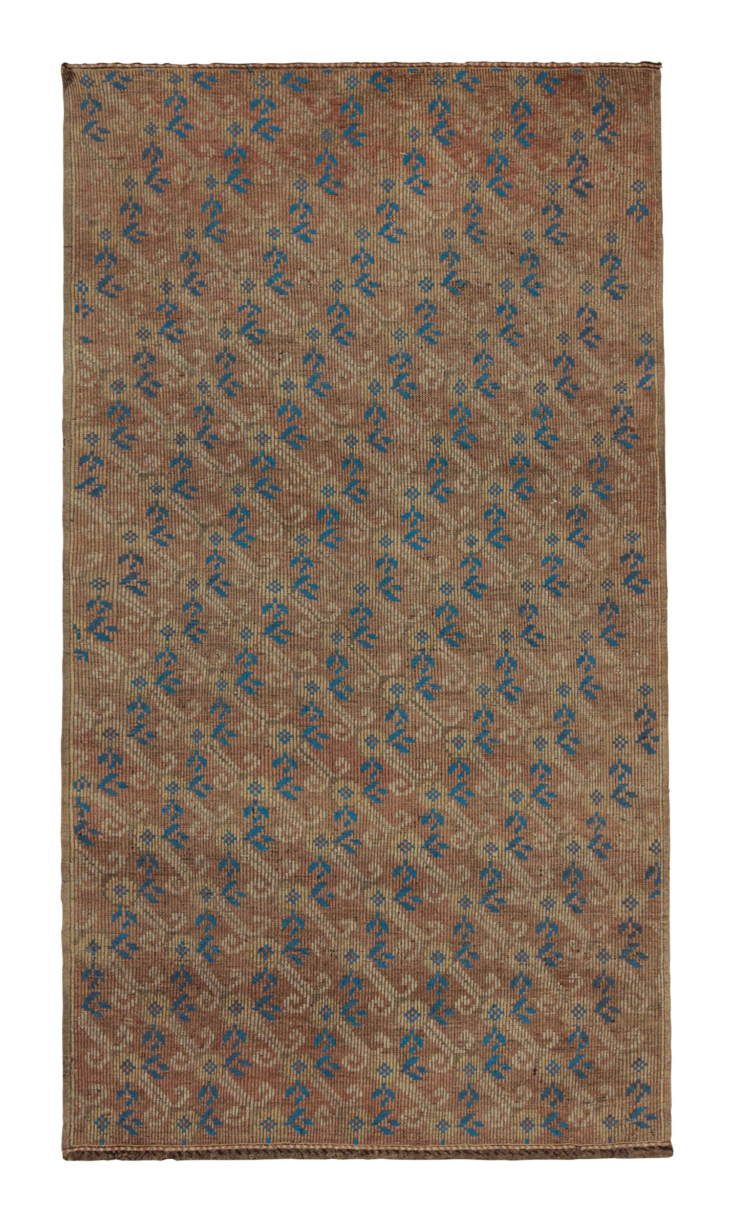 Kilim vintage in stile Chaput con sottotono marrone e accenti blu di Rug & Kilim in vendita