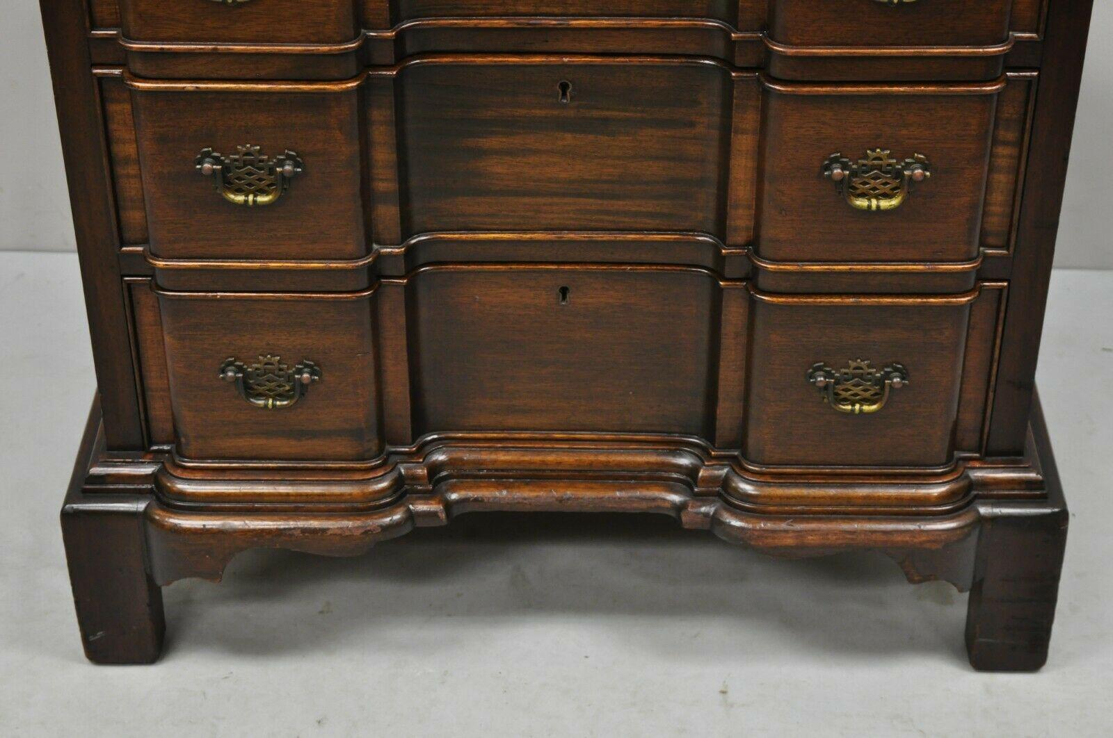 Vintage Charak English Chippendale Style Mahogany 4 Drawer Blockfront Chest In Good Condition In Philadelphia, PA