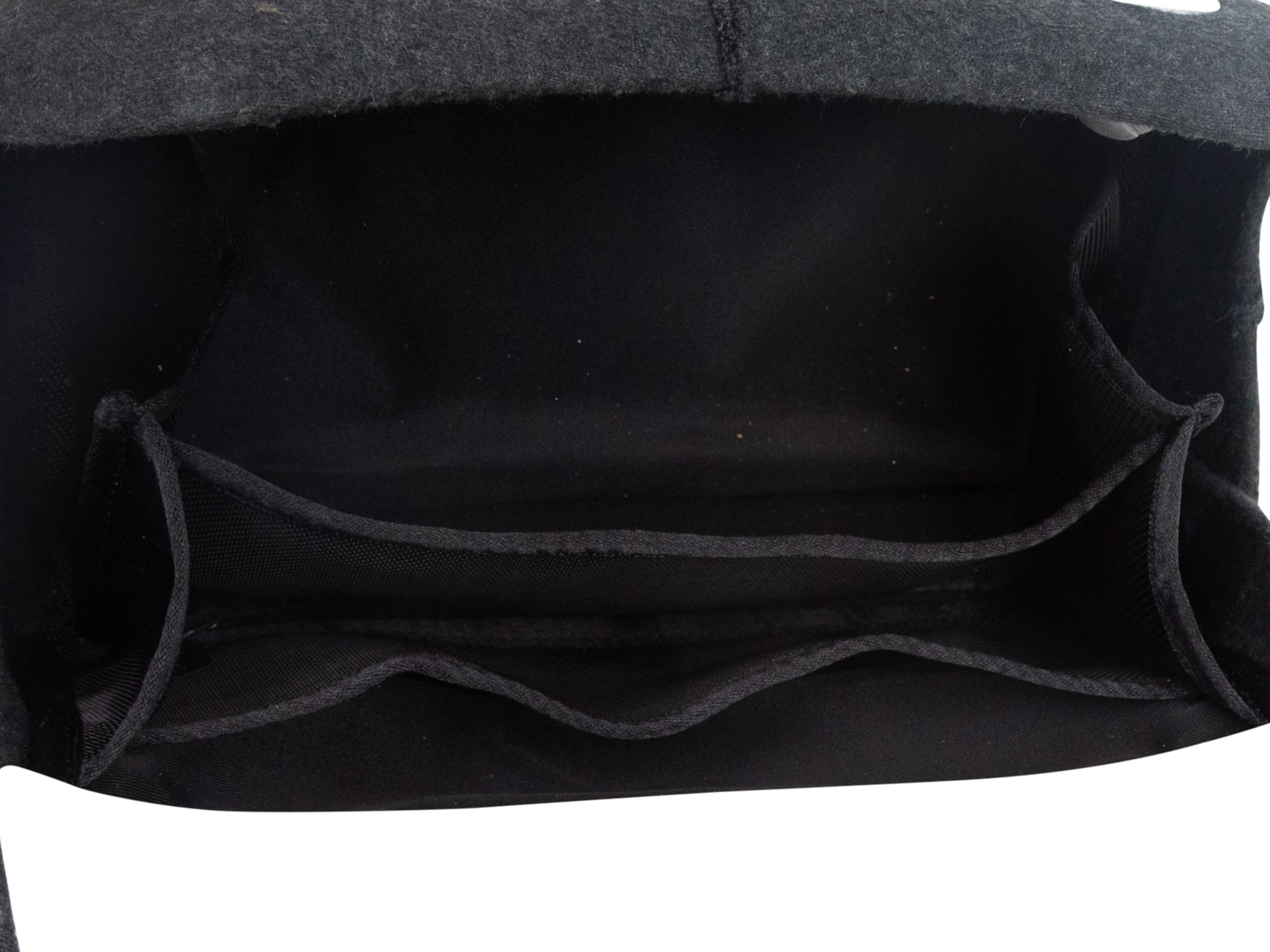 Vintage Charcoal Chanel 1999 Millennium Umhängetasche im Angebot 3