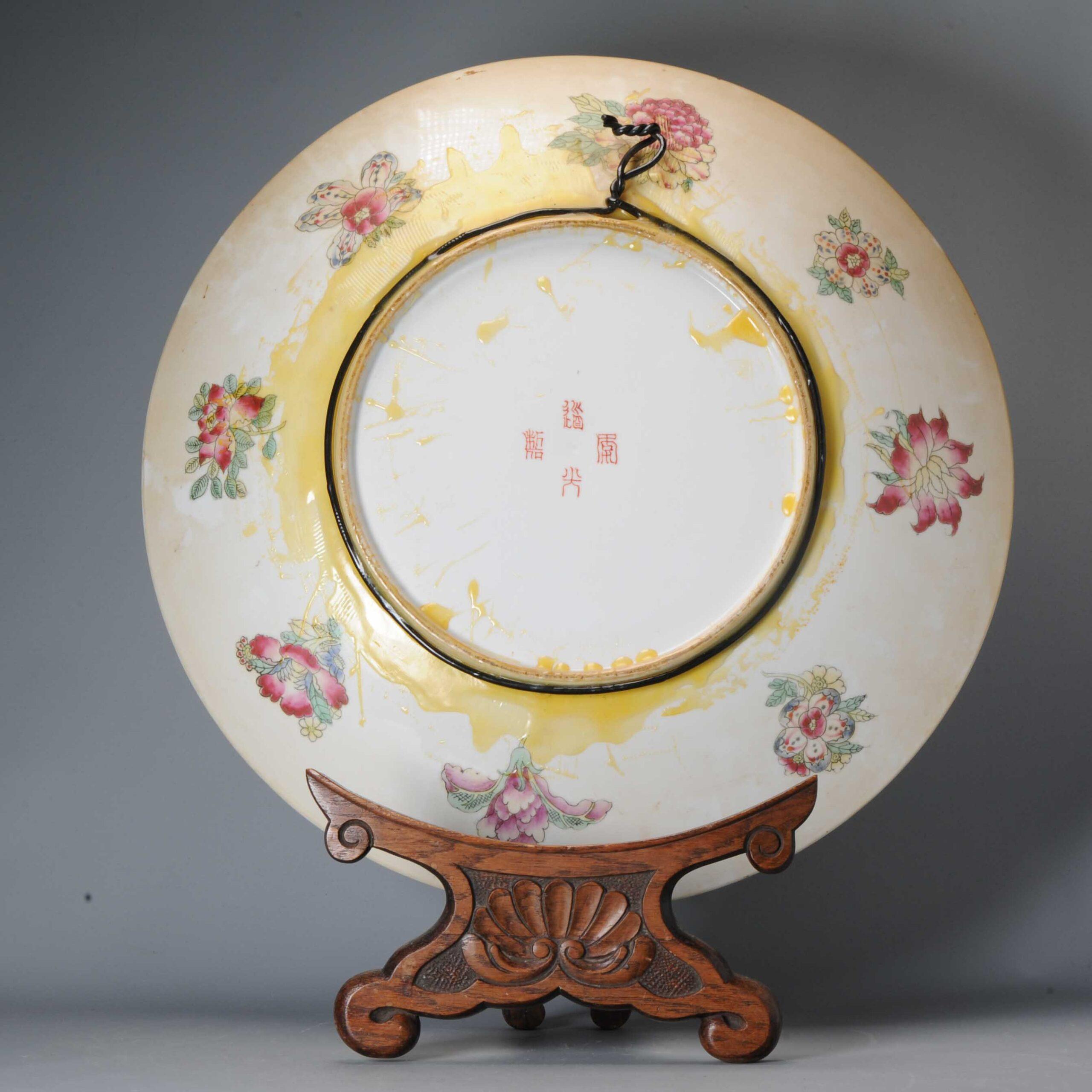 Chinesisches Vintage-Plattenteller aus Porzellan PROC Famille Rose mit Kriegerteller (20. Jahrhundert) im Angebot