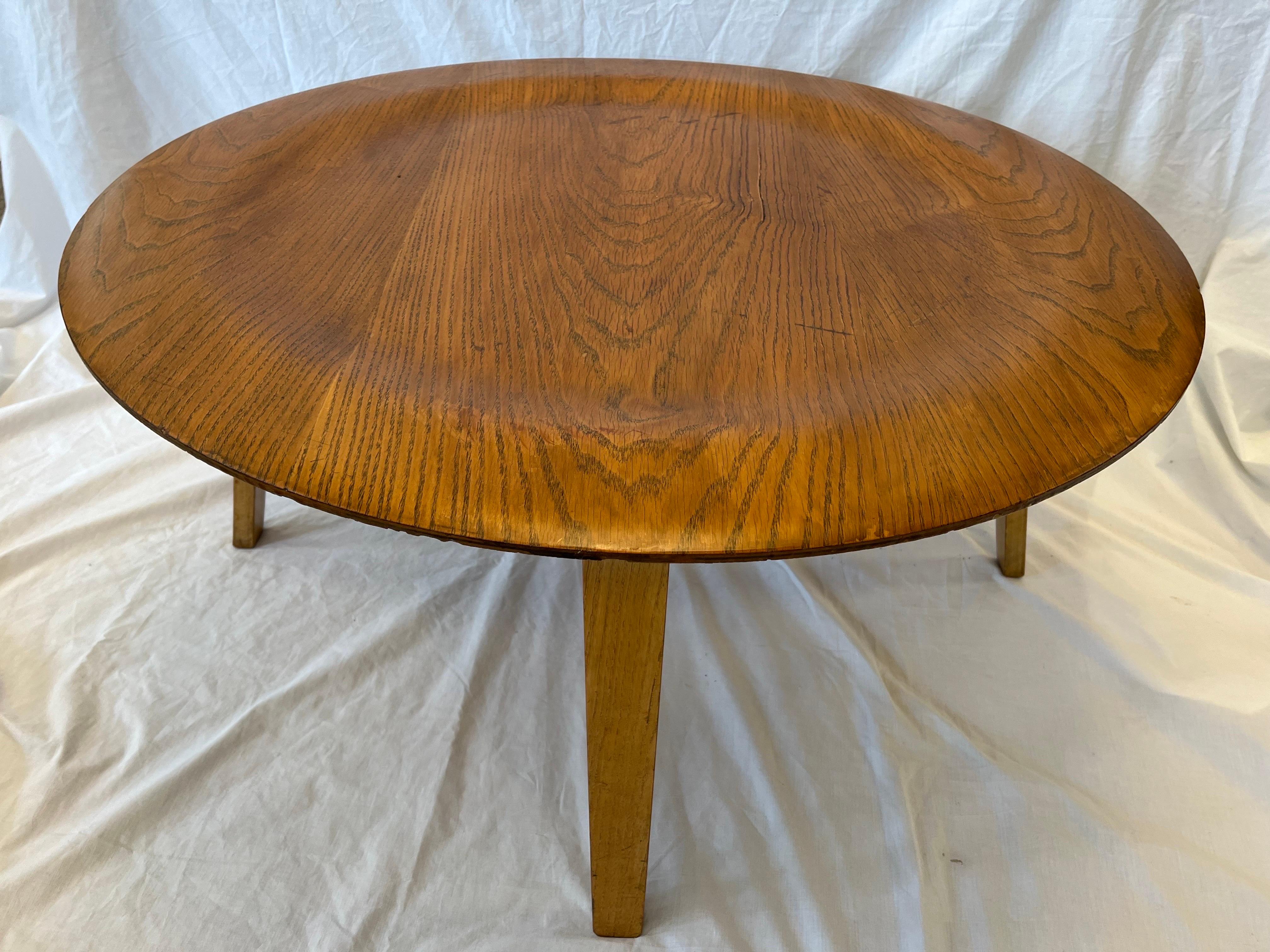 20th Century Vintage Charles Eames CTW Molded Plywood Coffee Table circa 1950s Label Verso