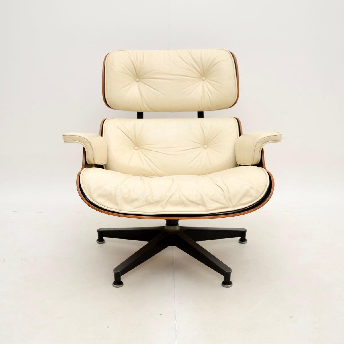 Vintage Charles Eames Lounge Chair and Ottoman by Herman Miller 1
