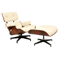 Chaise longue et pouf Charles Eames par Herman Miller