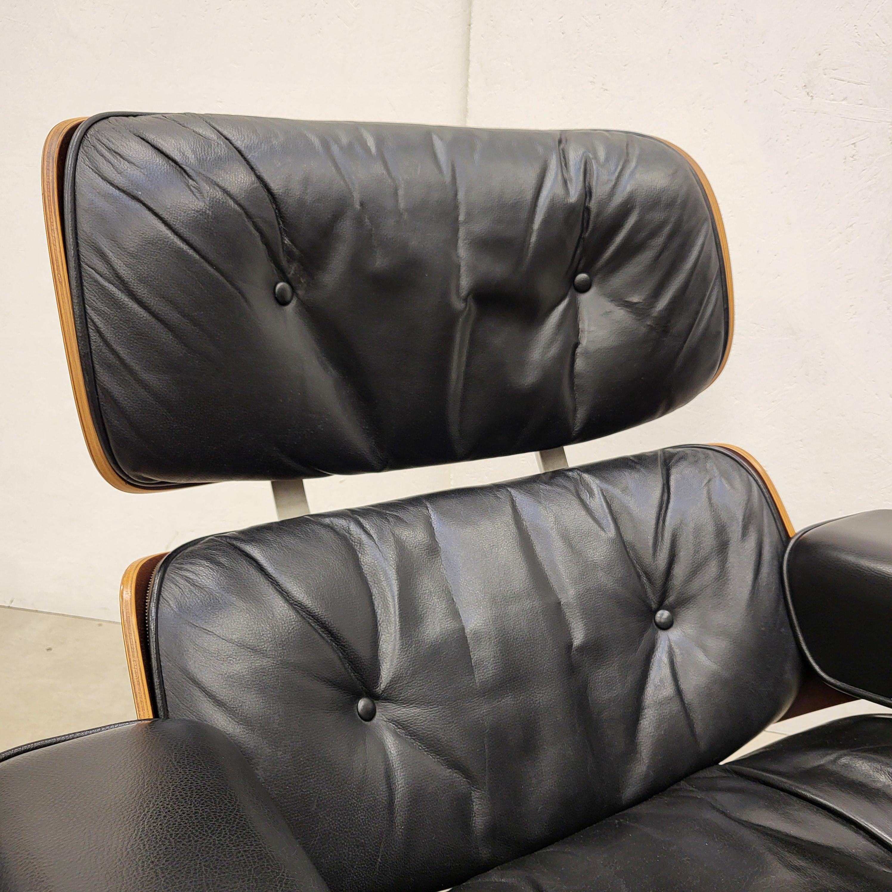 Hand-Crafted Vintage Charles Eames Lounge Chair by Herman Miller 1964