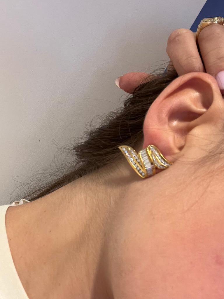 Pendientes vintage Charles Krypell de oro de 18 quilates y diamantes en venta 1