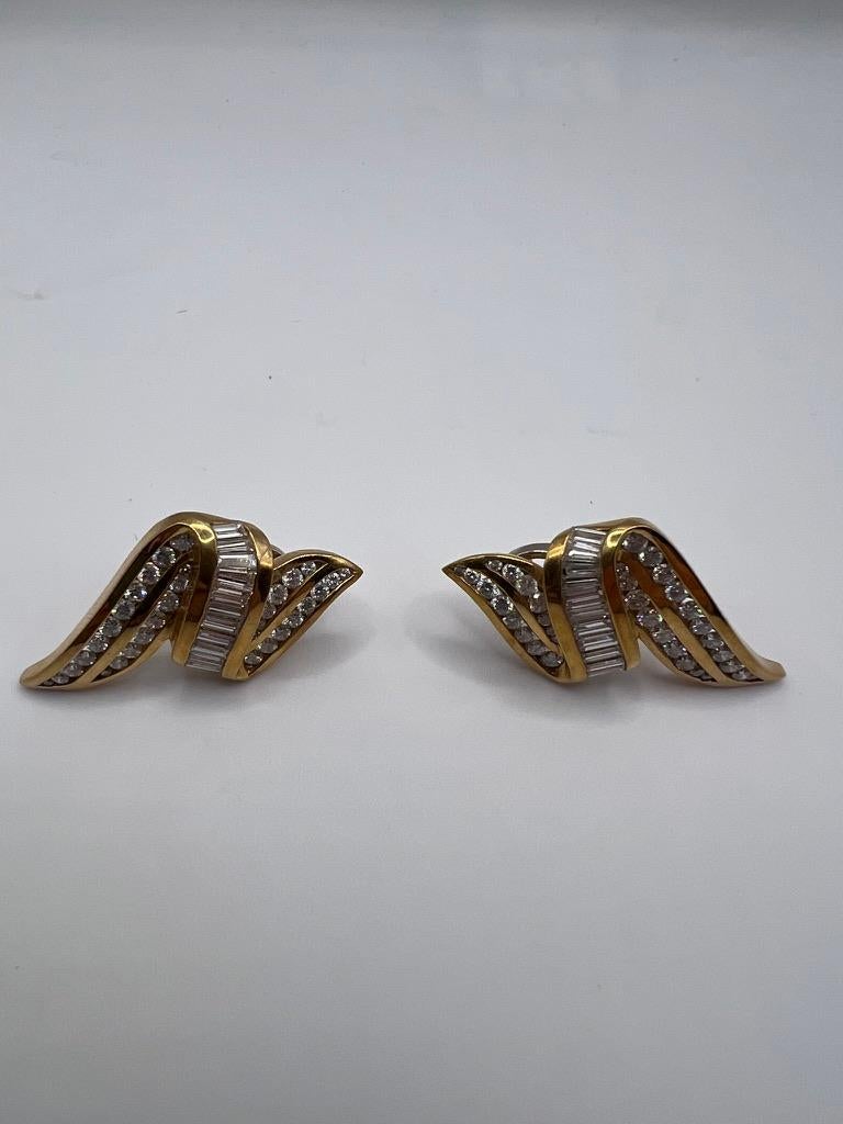 Pendientes vintage Charles Krypell de oro de 18 quilates y diamantes en venta 3