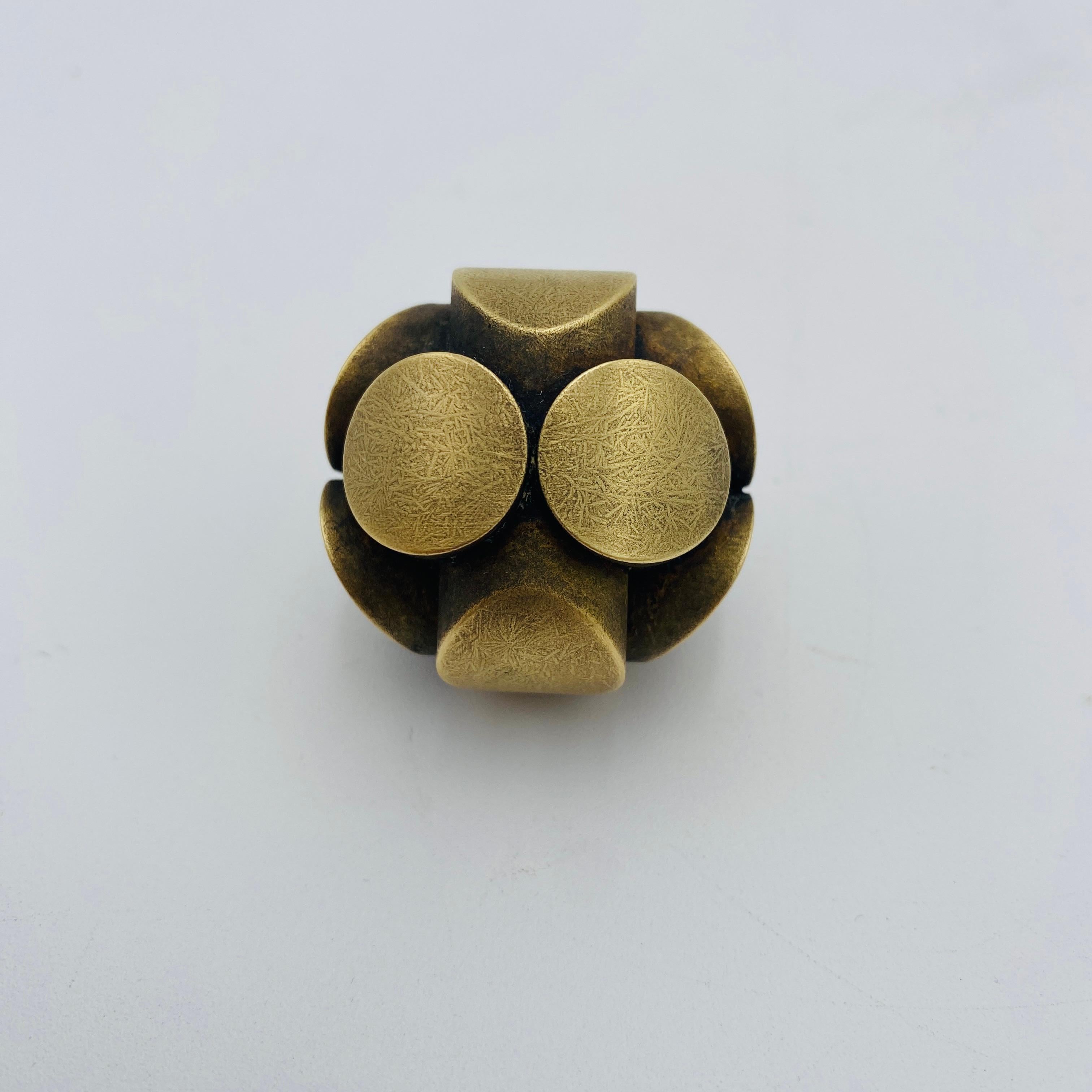 Postmoderno Vintage Charles Perry Brass 