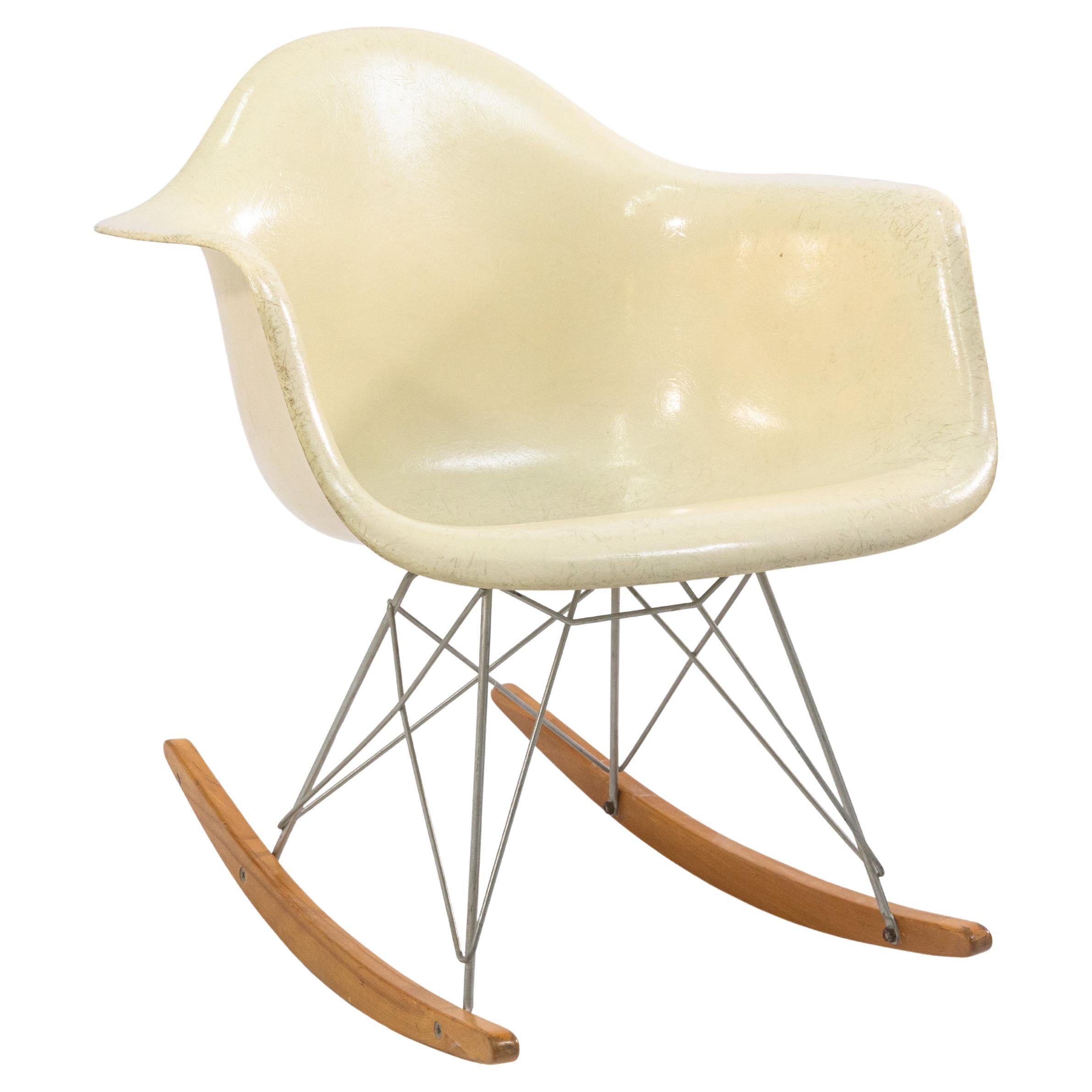 Vintage Charles 
Ray Eames for Herman Miller RAR Fiberglass Shell Rocking Chair For Sale