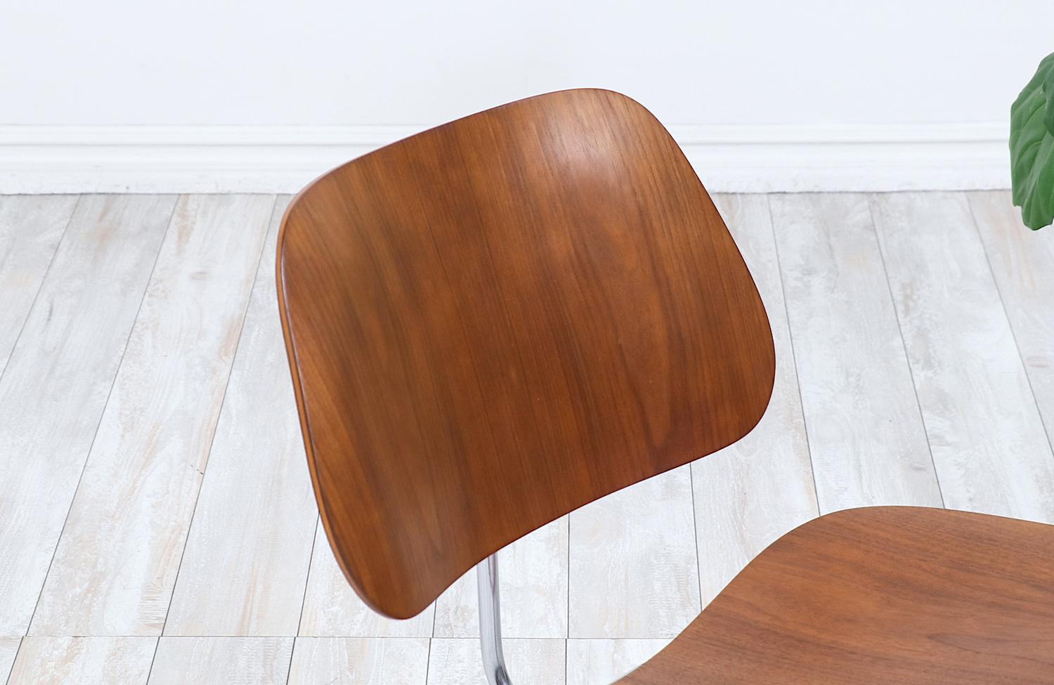  Fachmännisch restauriert - Vintage Charles & Ray Eames LCM Chair für Herman Miller (Mitte des 20. Jahrhunderts) im Angebot