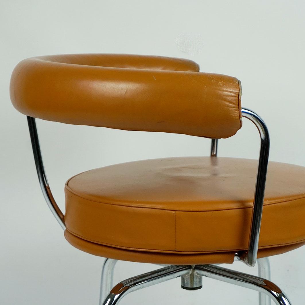 Vintage Charlotte Perriand LC7 Cognac Leather and Chrome Swivel Chair 7