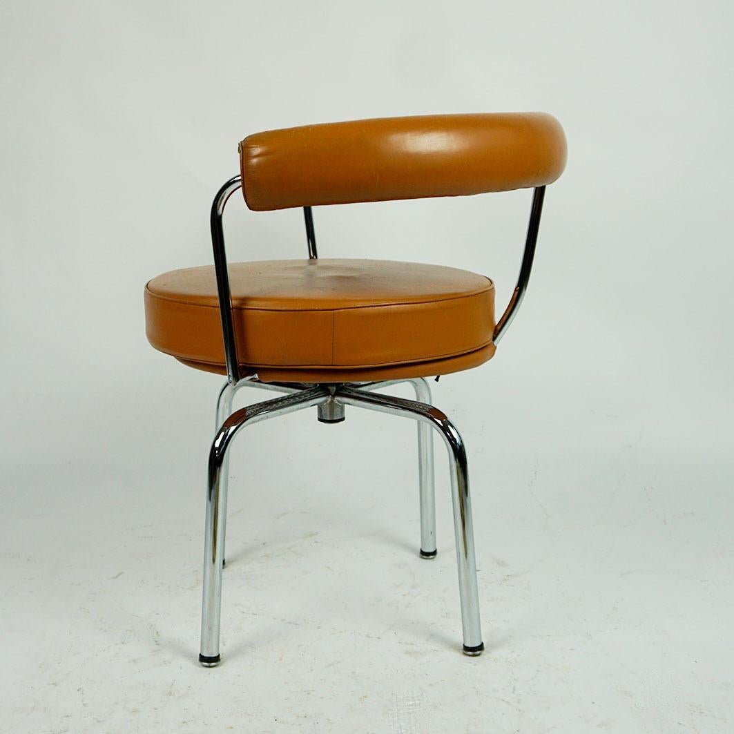 Vintage Charlotte Perriand LC7 Cognac Leather and Chrome Swivel Chair 3