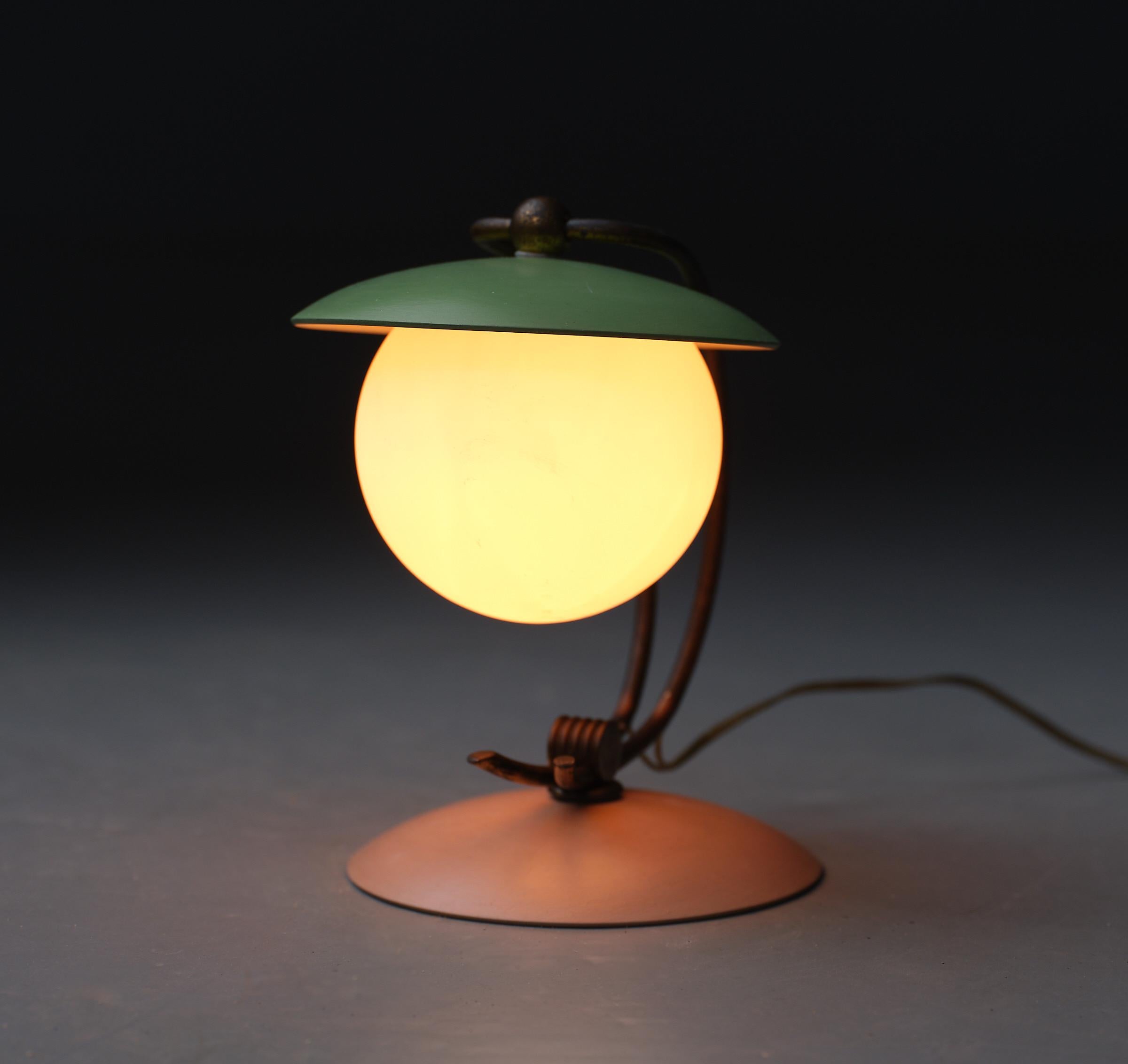 Vintage Charm: 1950s Italian Table Lamp with Brass and Opaline Glass For Sale 2