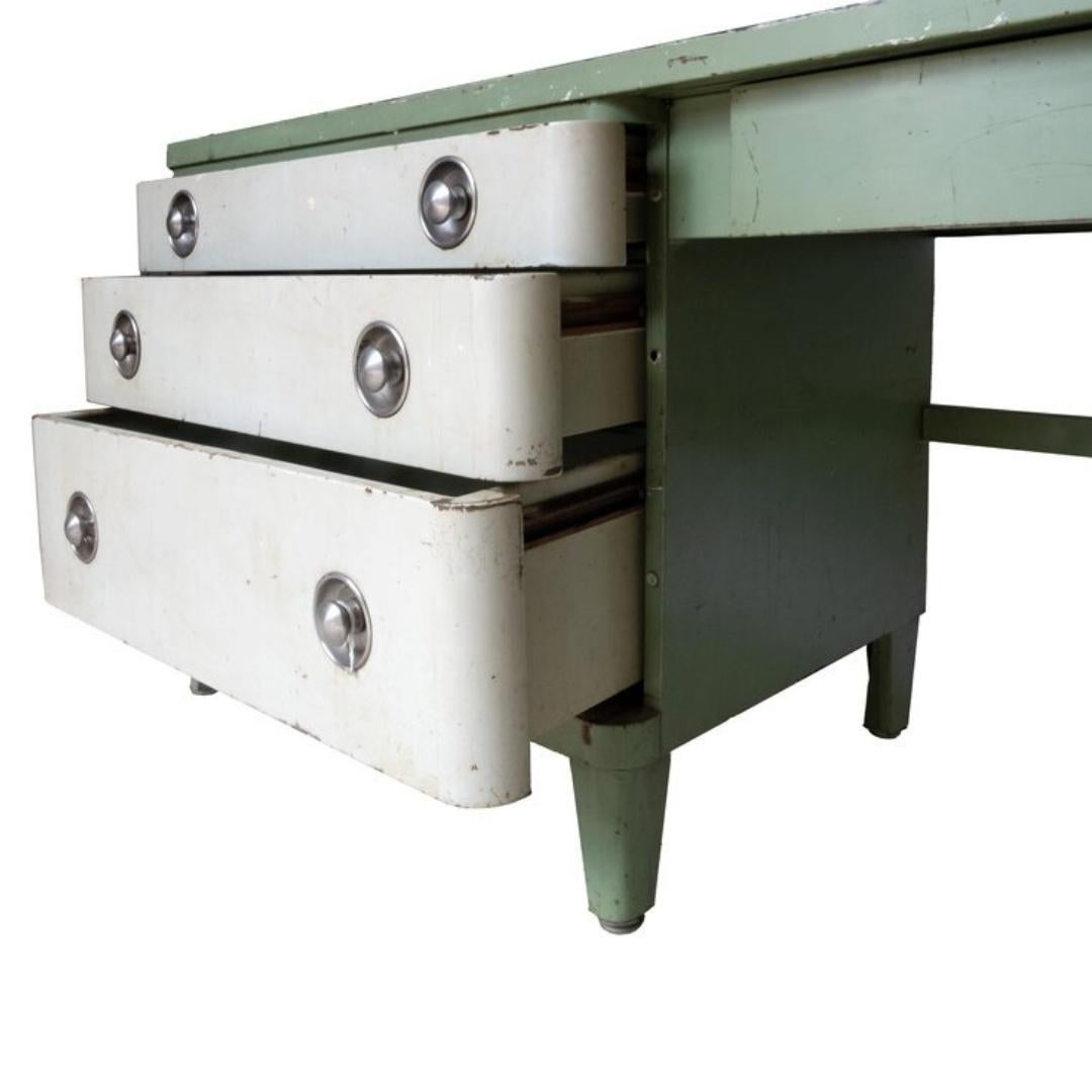 Americano Scrivania vintage di charme in metallo Art Déco in vendita