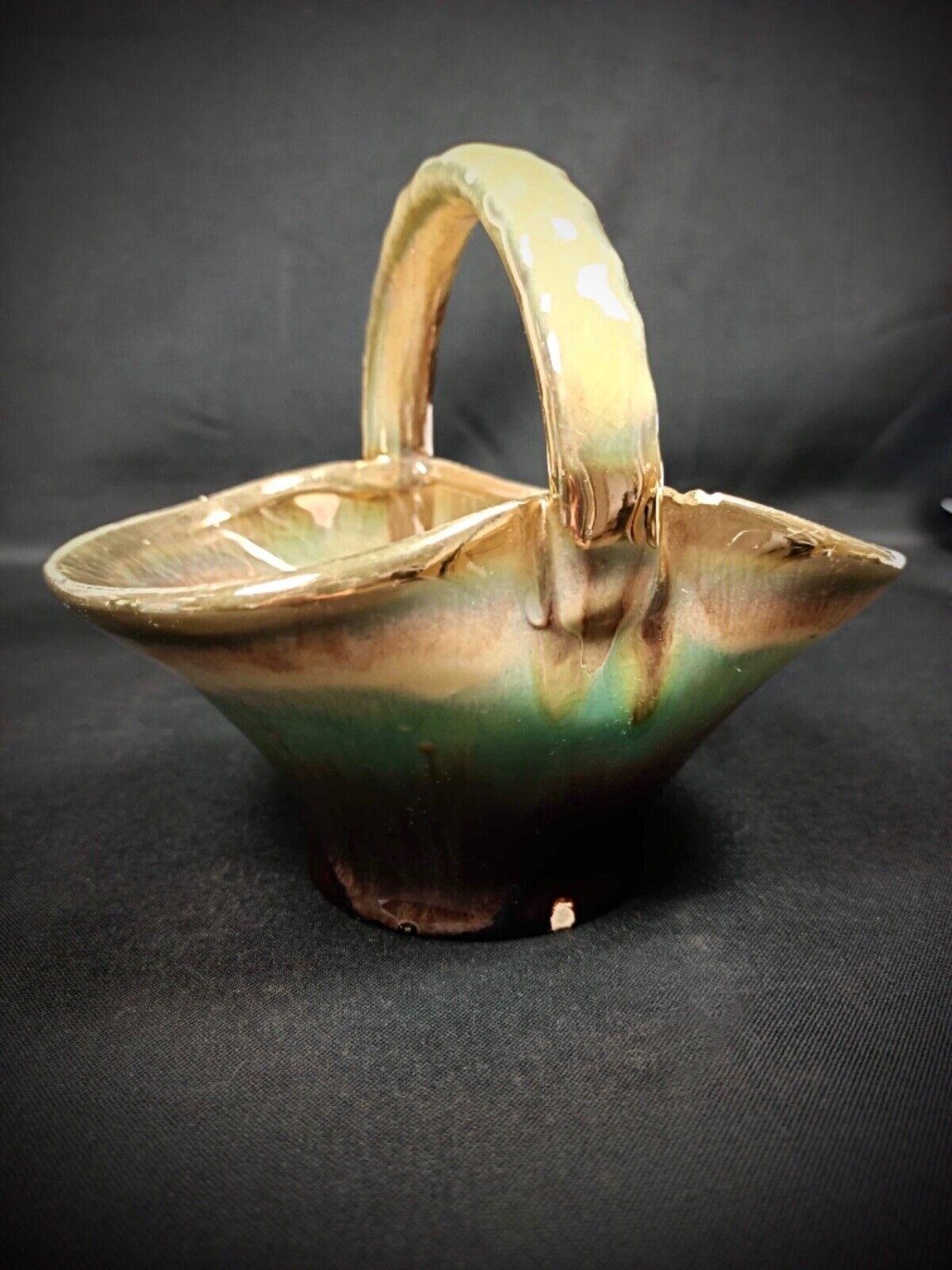 Vintage Charming Small Ceramic Basket - 2Y209 For Sale 2