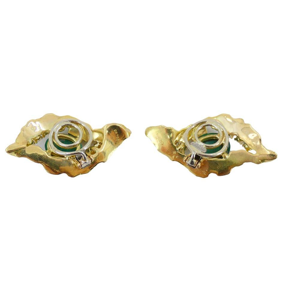 Vintage Chaumet 18k Gold Diamond Malachite Clip Earrings In Excellent Condition For Sale In Beverly Hills, CA